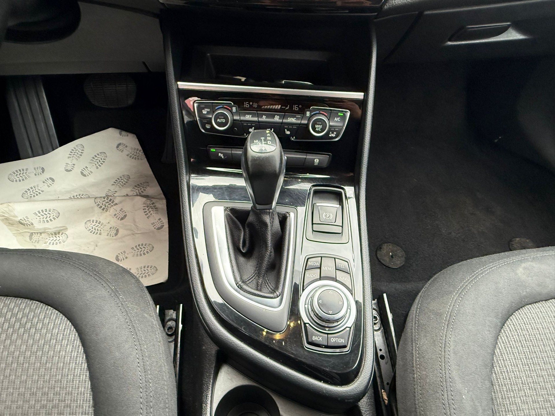 BMW 218d Gran Tourer Steptronic-image-13