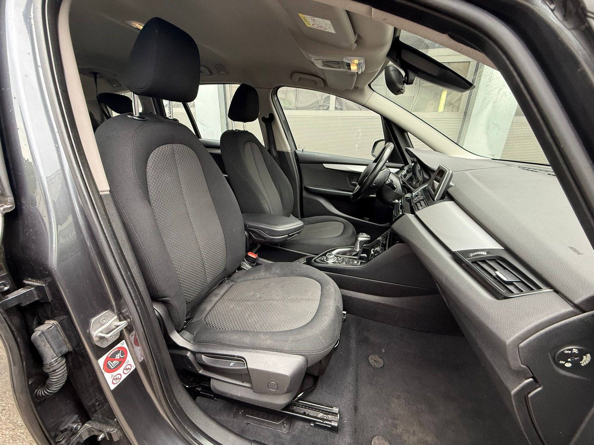 BMW 218d Gran Tourer Steptronic-image-10