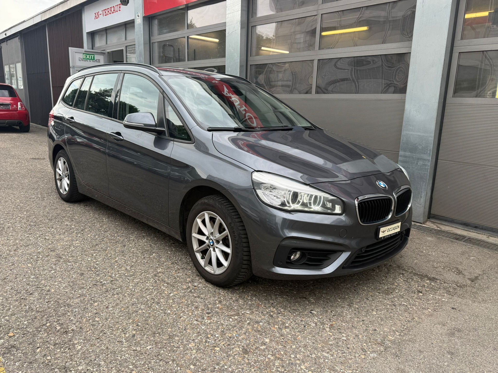 BMW 218d Gran Tourer Steptronic-image-2