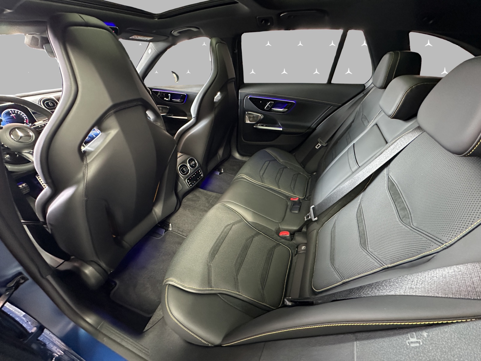 MERCEDES-BENZ C 63 S AMG T E Performance 4 Matic-image-10