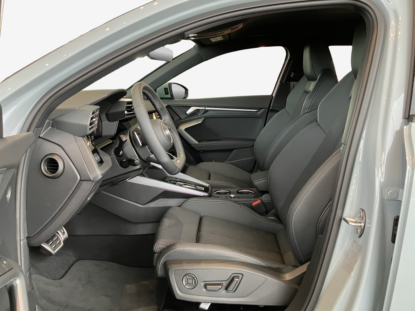 AUDI A3 Sportback 40 TFSI e Attraction S-tronic-image-7