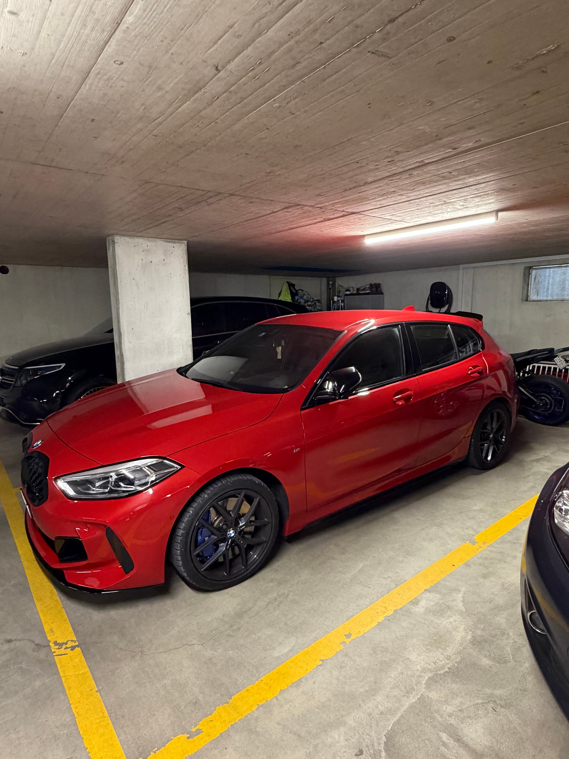BMW M135i xDrive Steptronic-image-0