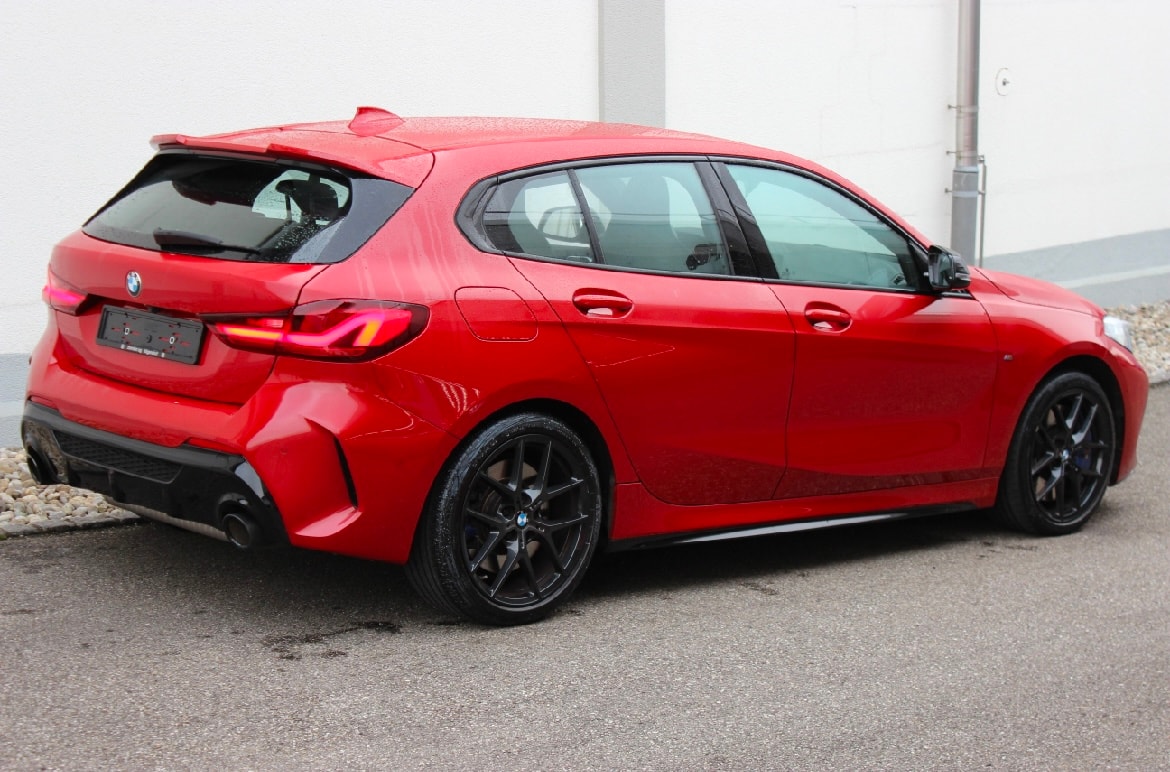 BMW M135i xDrive Steptronic-image-1