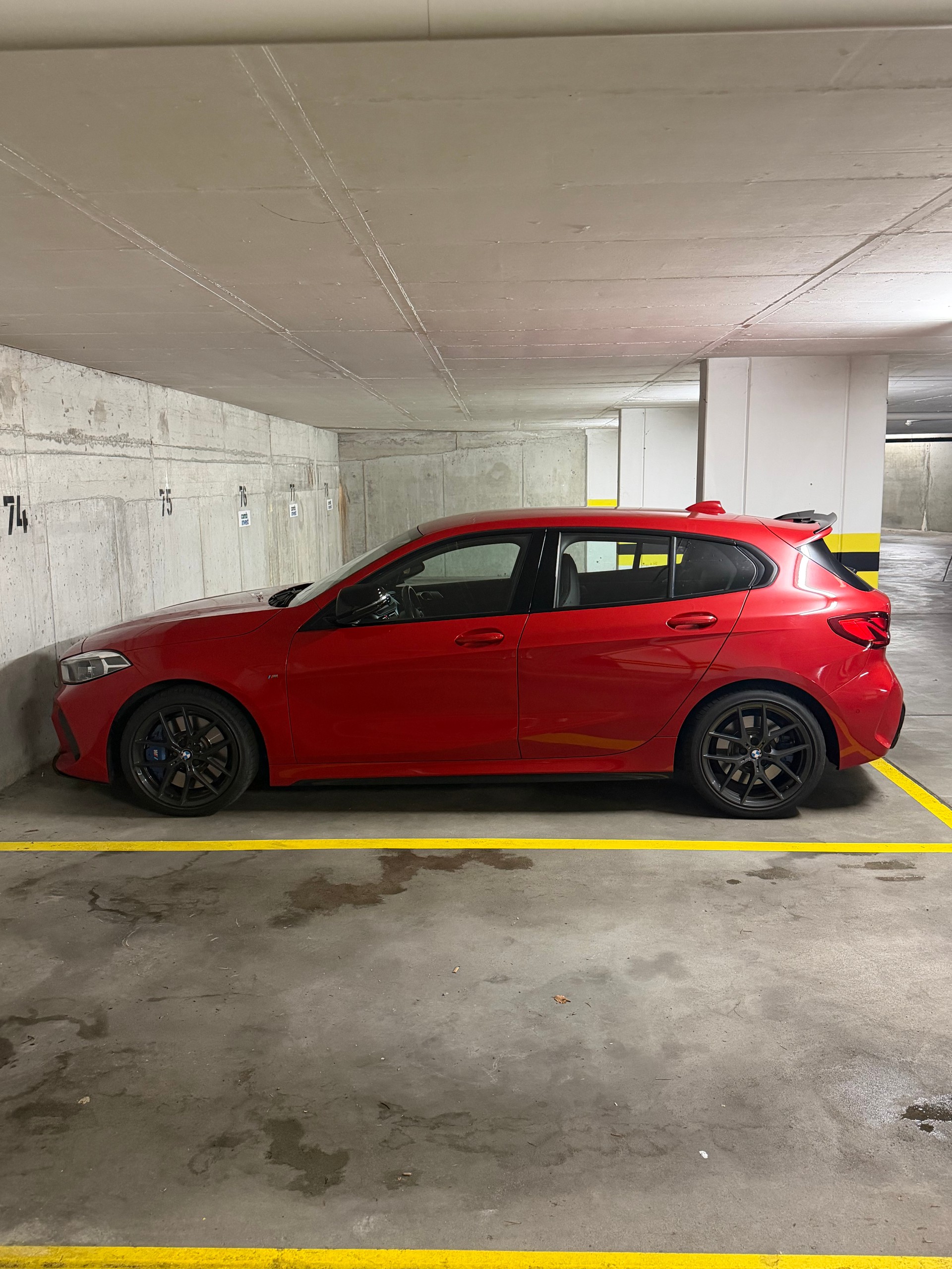 BMW M135i xDrive Steptronic-image-1