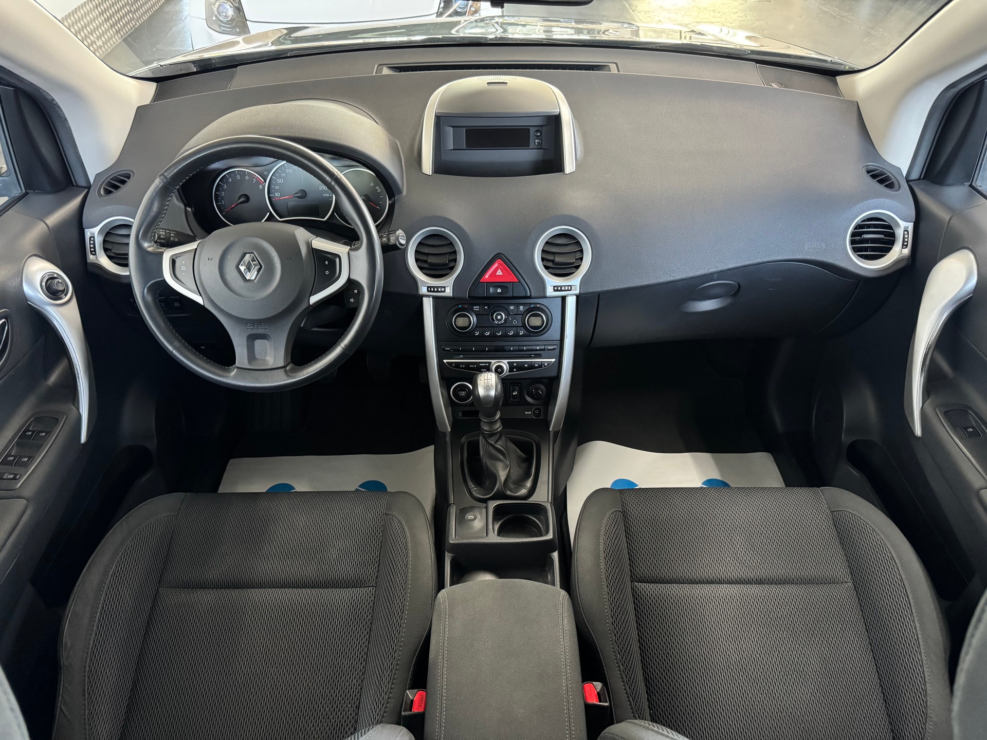 RENAULT Koleos 2.5 Dynamique 4x4-image-14