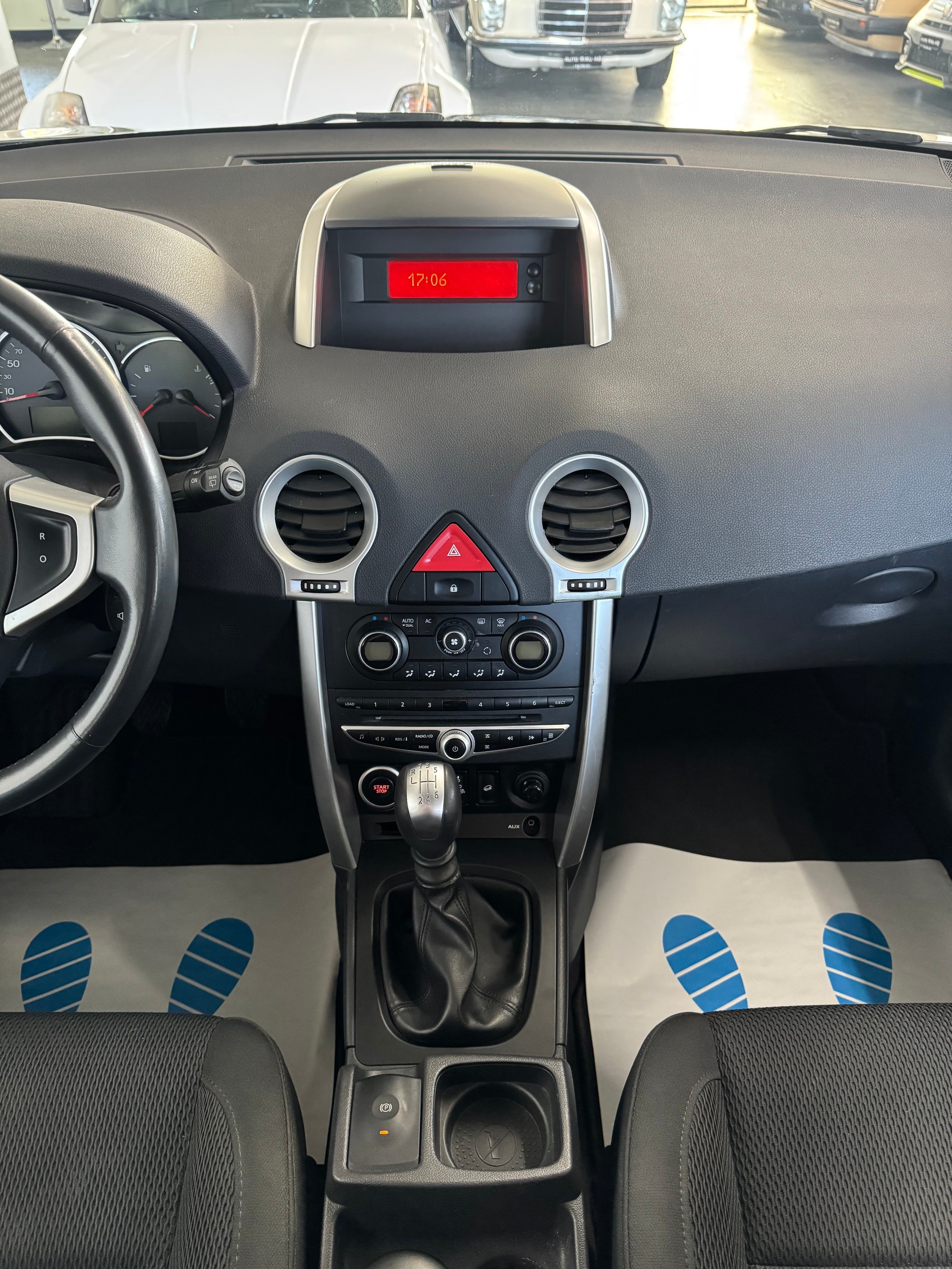 RENAULT Koleos 2.5 Dynamique 4x4-image-15