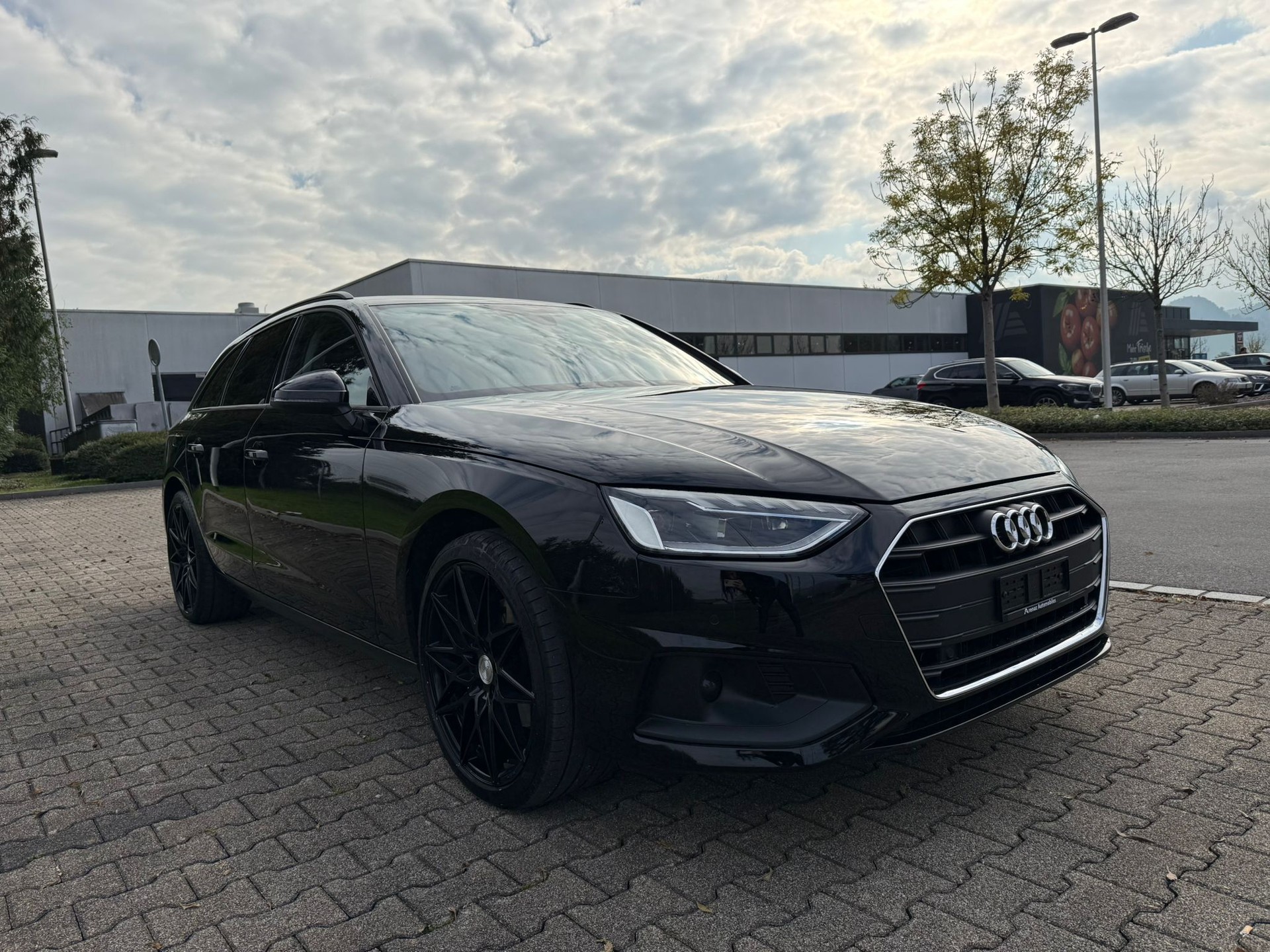 AUDI A4 Avant 35 TDI S-tronic-image-4