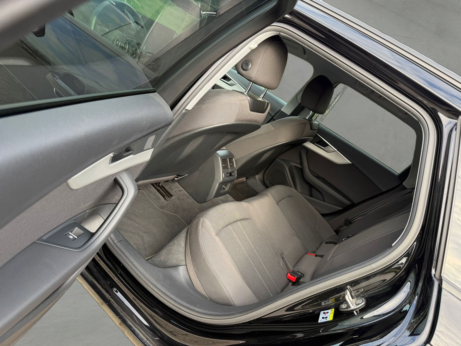AUDI A4 Avant 35 TDI S-tronic-image-9