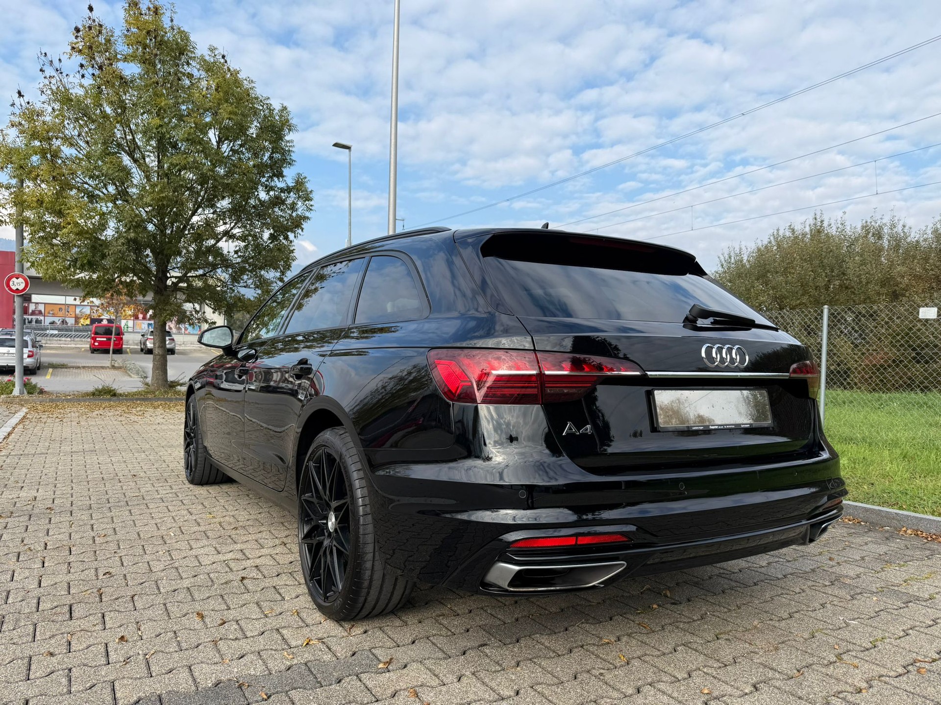 AUDI A4 Avant 35 TDI S-tronic-showroom-element-1