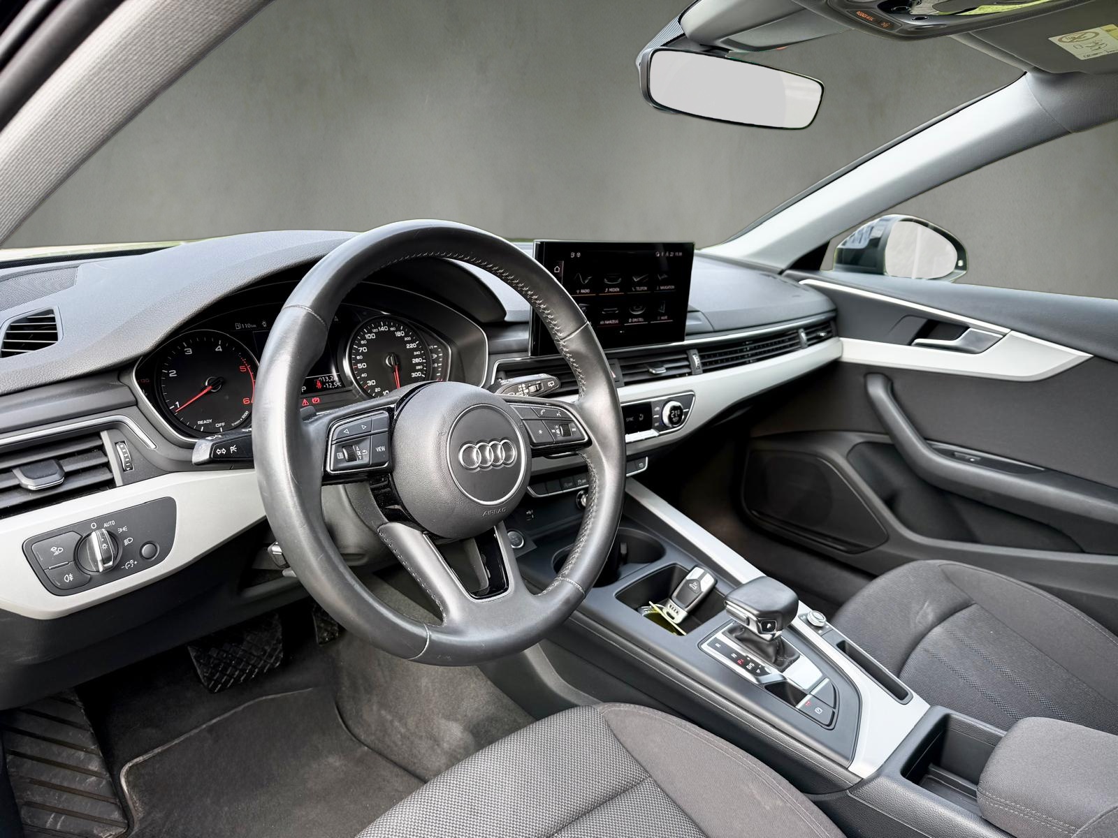 AUDI A4 Avant 35 TDI S-tronic-image-12