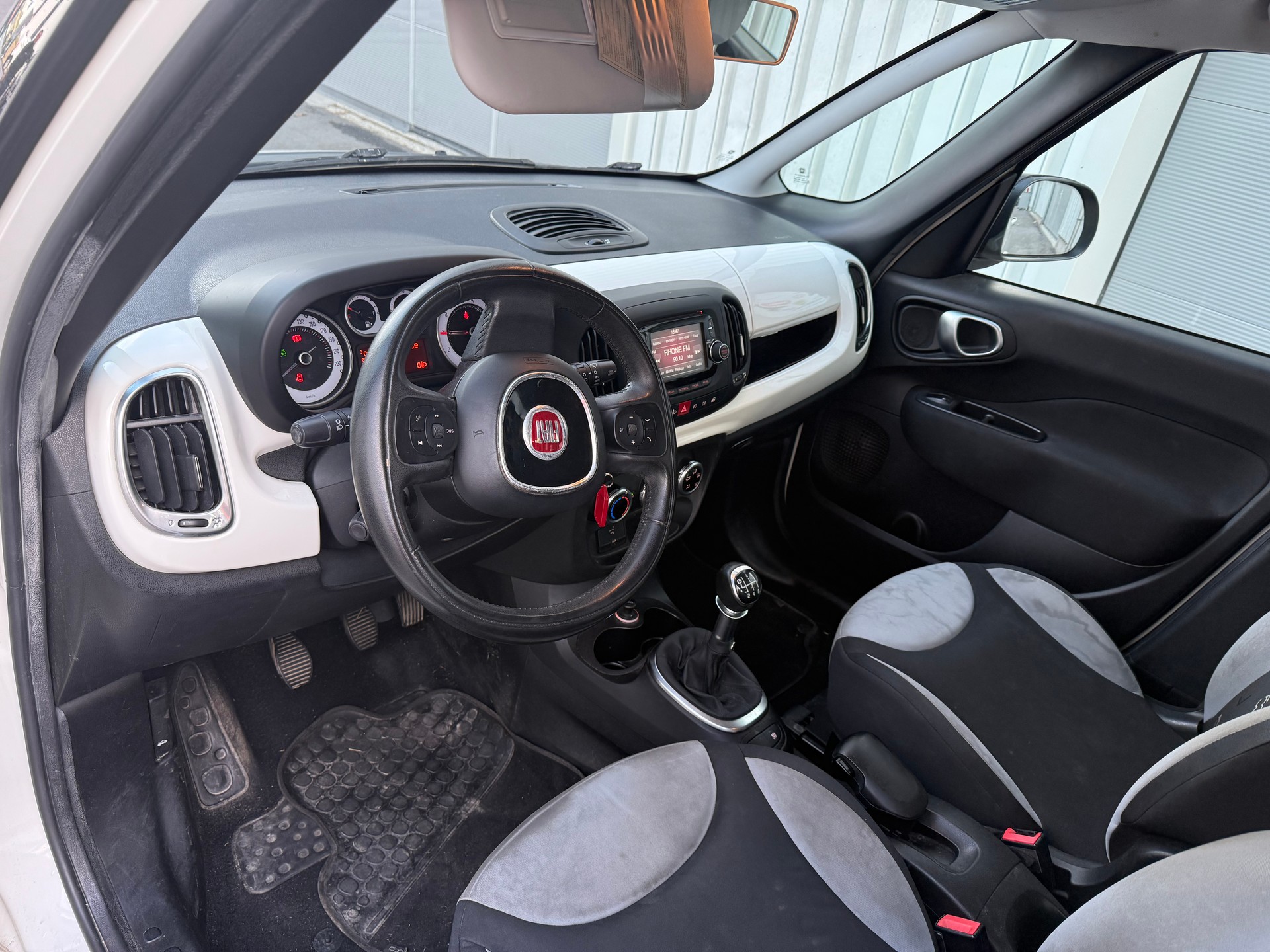 FIAT 500L 1.4 TB 16V Pop Star-image-4