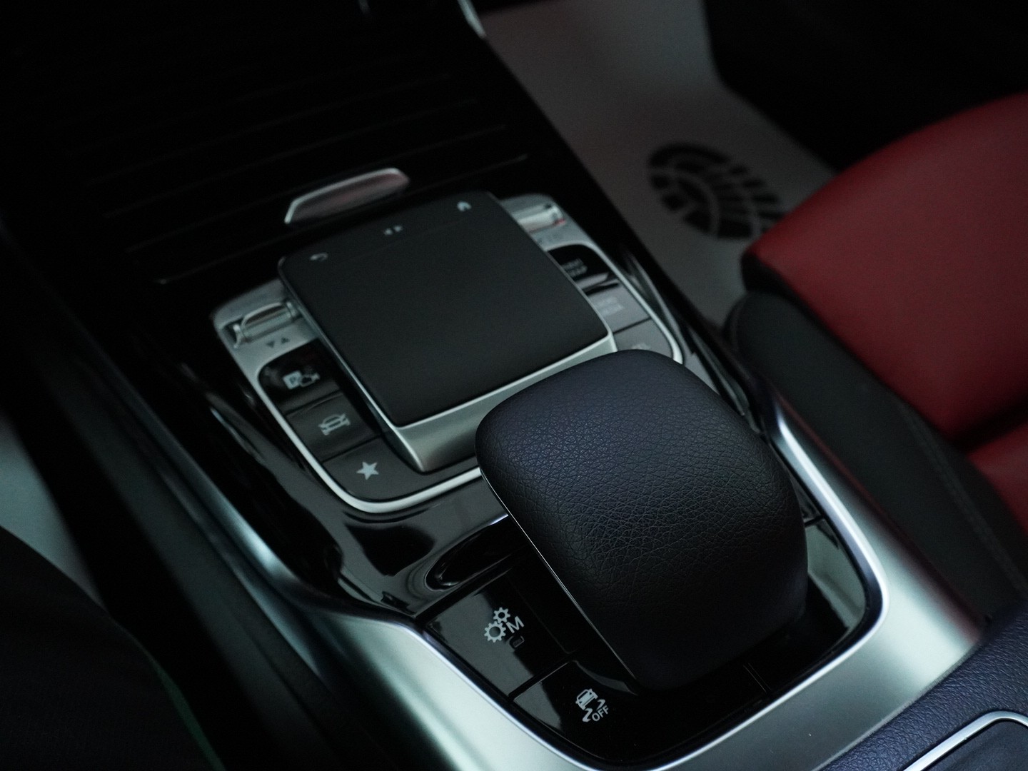 MERCEDES-BENZ CLA Shooting Brake 35 AMG 4Matic 7G-DCT-image-8