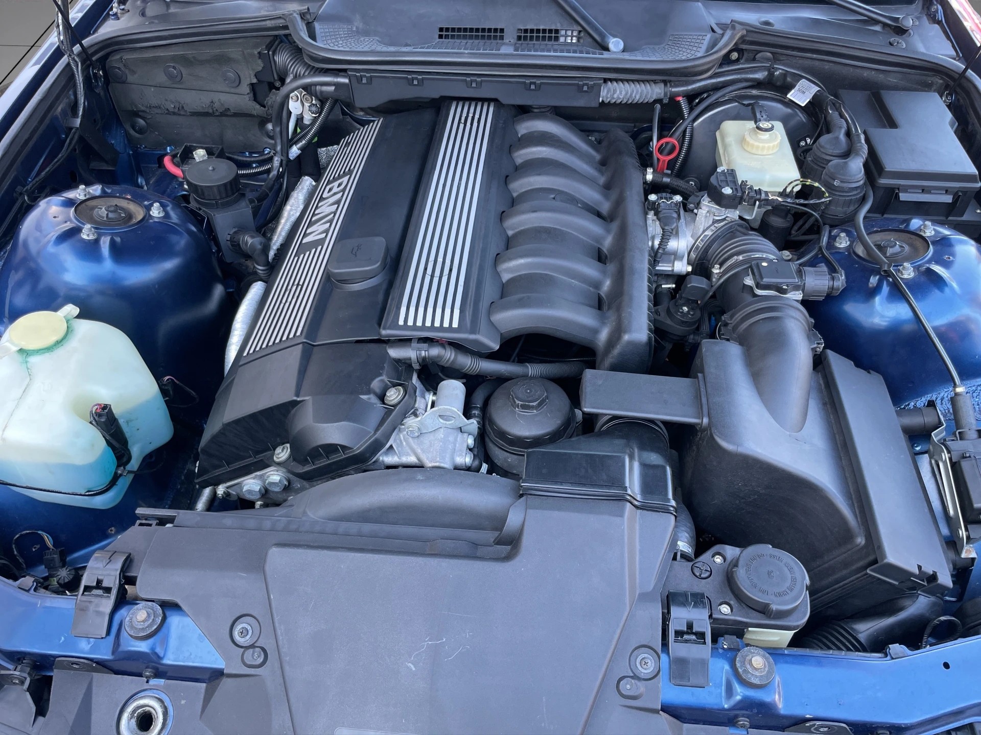 BMW 328i A Cabrio M-Sportpaket-image-11