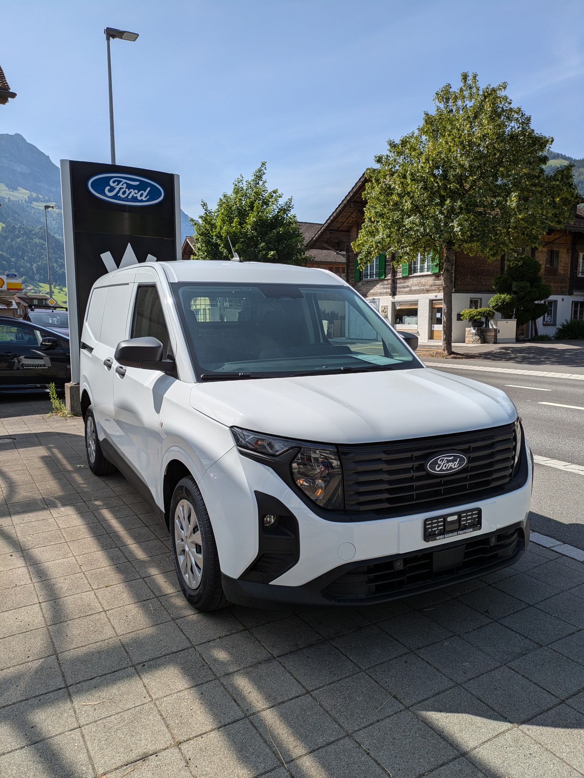 FORD Transit Courier Van 1.0 EcoBoost Trend-image-0
