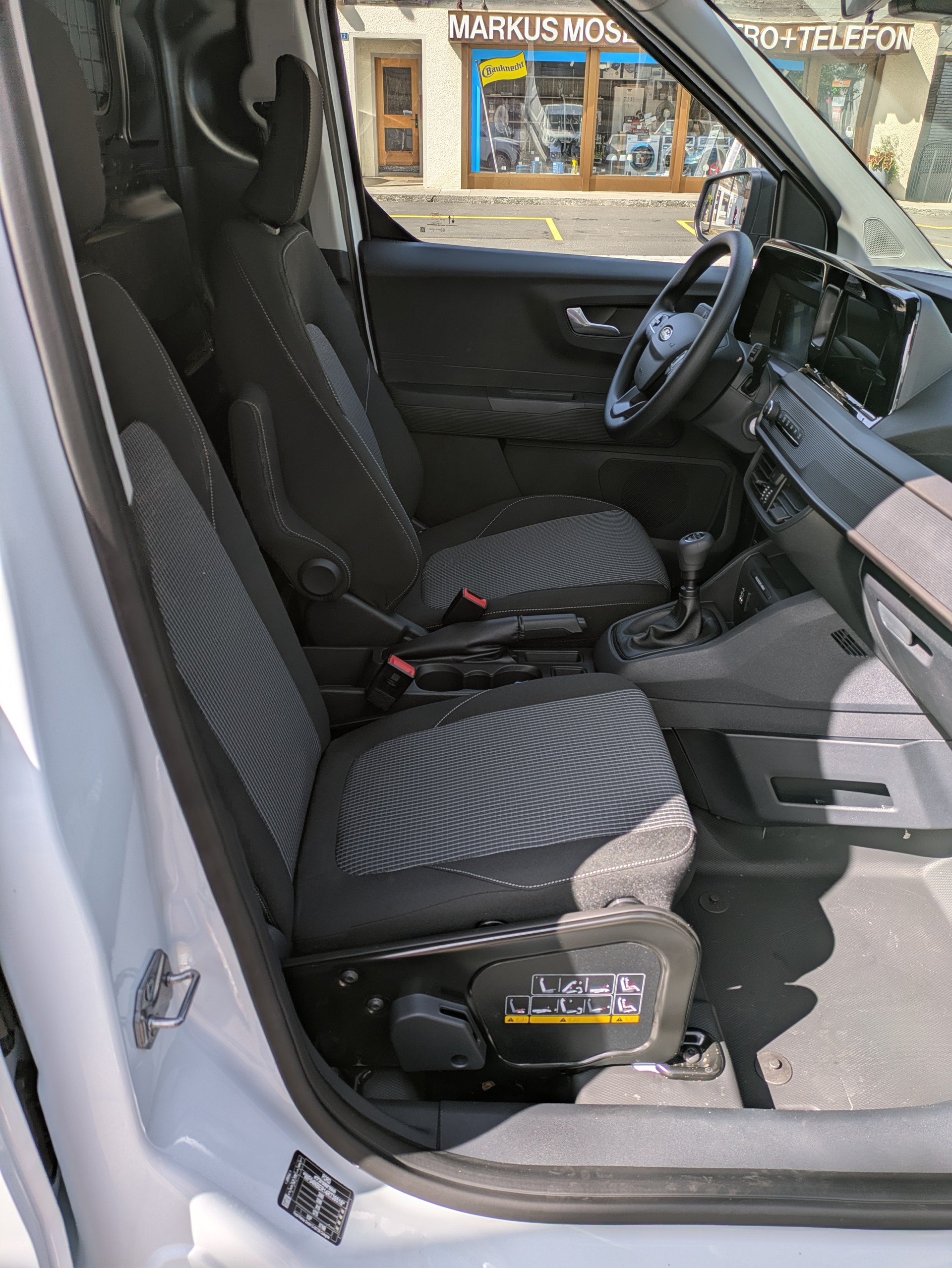 FORD Transit Courier Van 1.0 EcoBoost Trend-image-8
