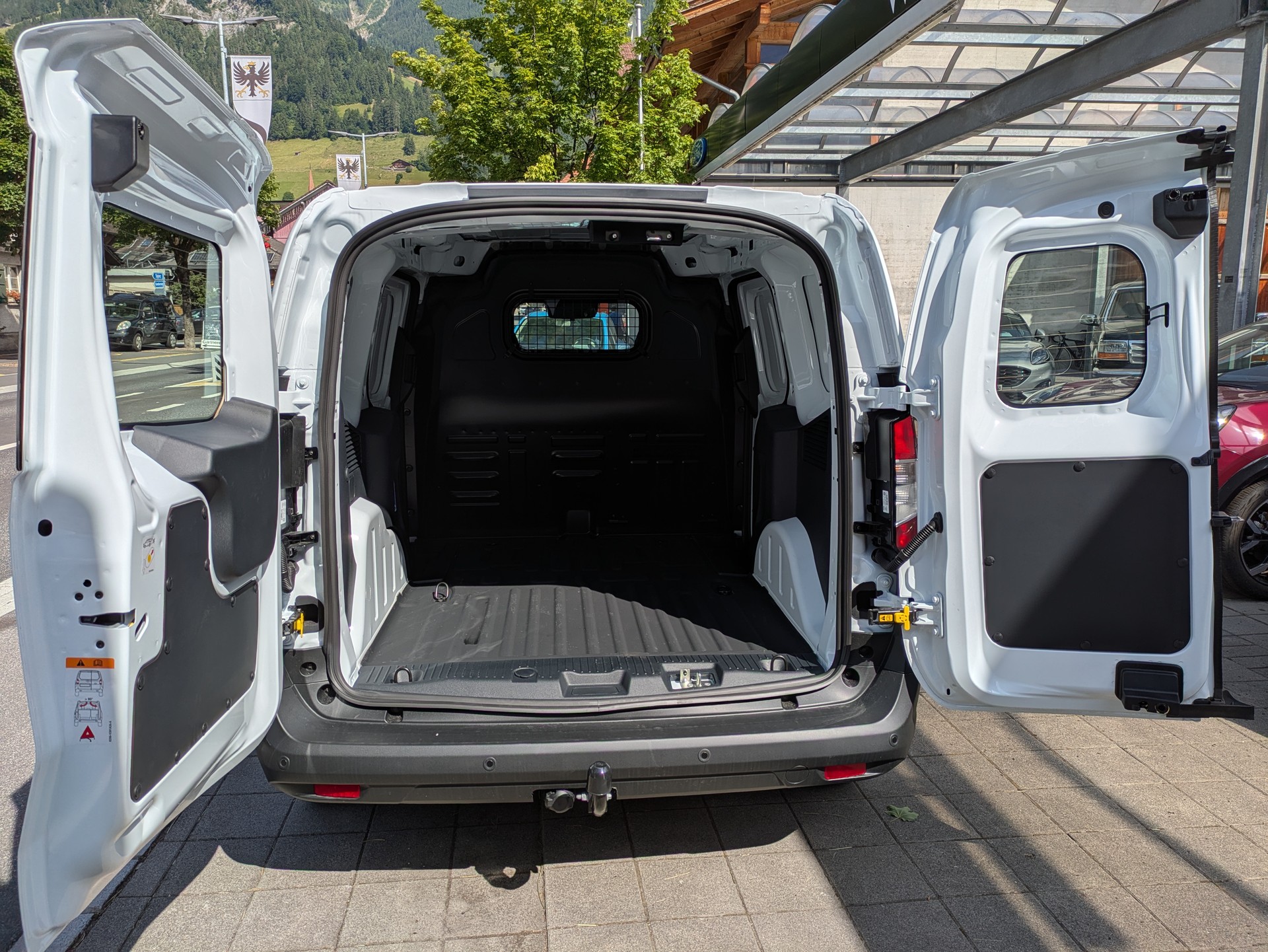 FORD Transit Courier Van 1.0 EcoBoost Trend-image-5