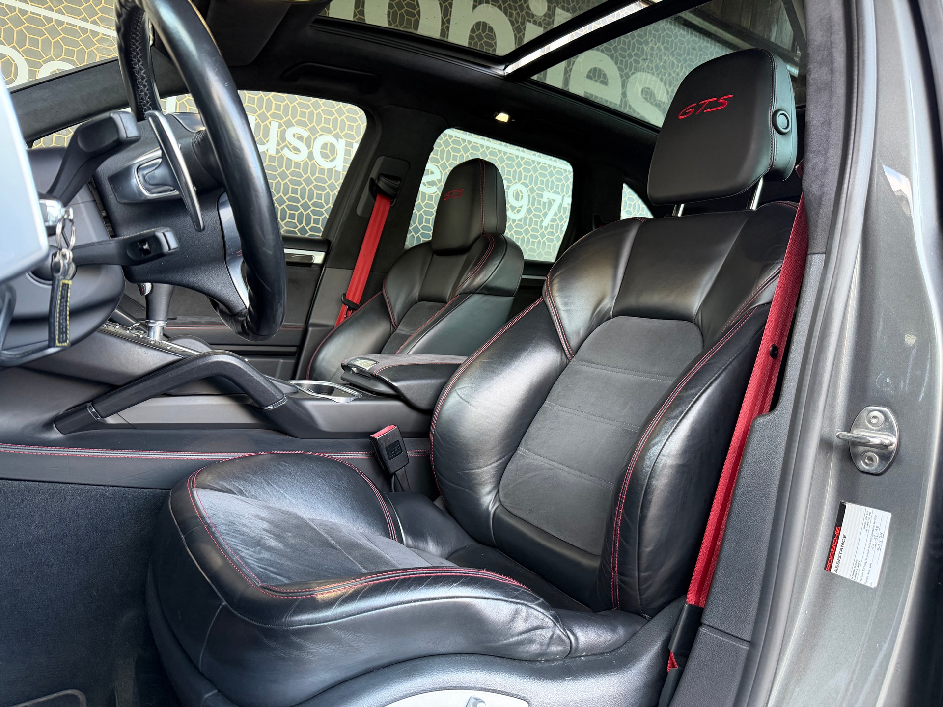 PORSCHE Cayenne GTS-image-2