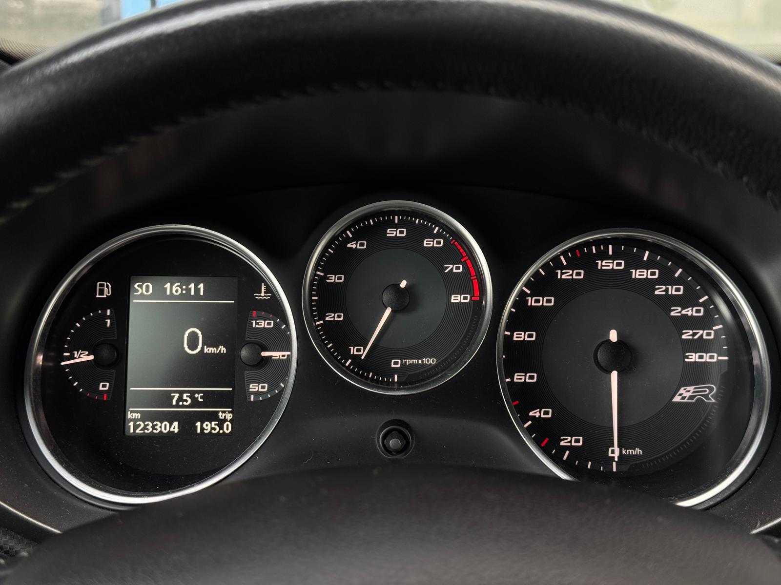 SEAT Leon 2.0 TSI Cupra R310 World Champion Edition-image-13