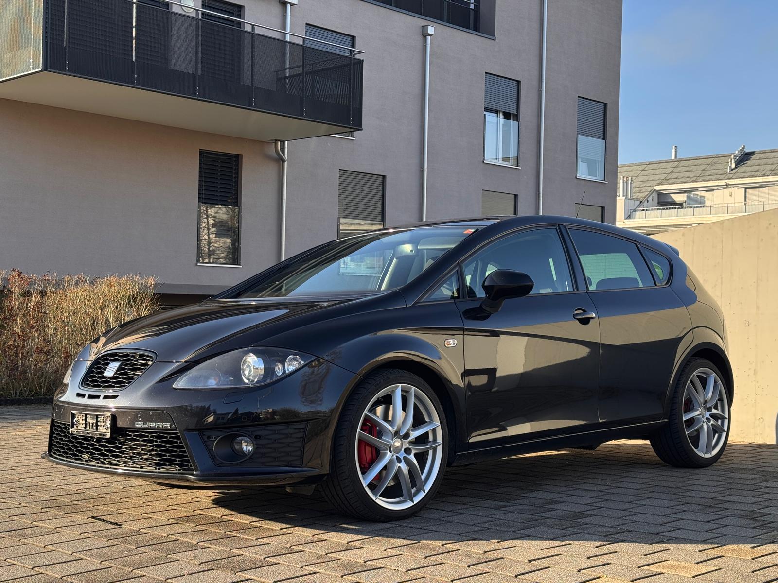 SEAT Leon 2.0 TSI Cupra R310 World Champion Edition-image-0