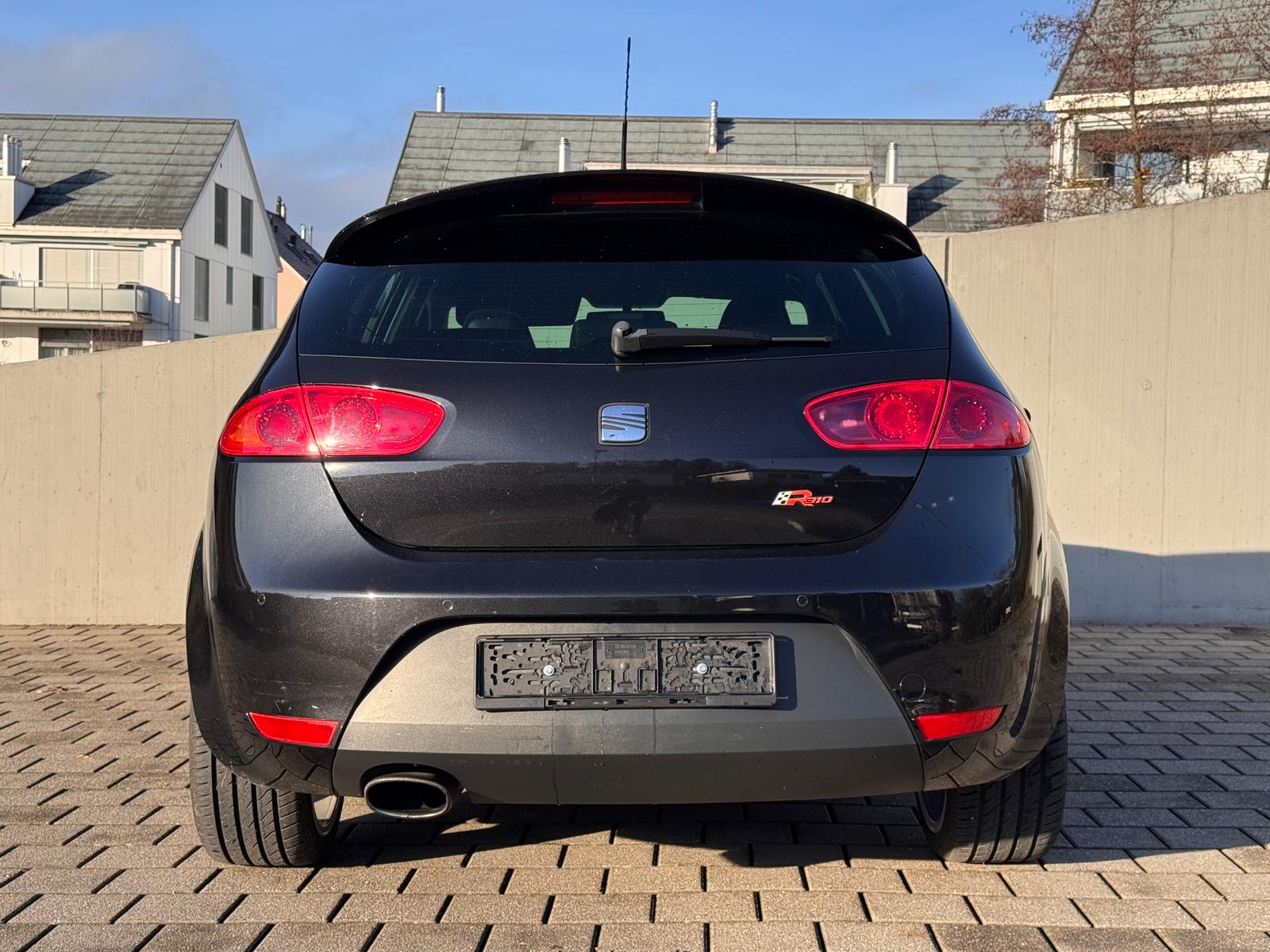 SEAT Leon 2.0 TSI Cupra R310 World Champion Edition-image-6