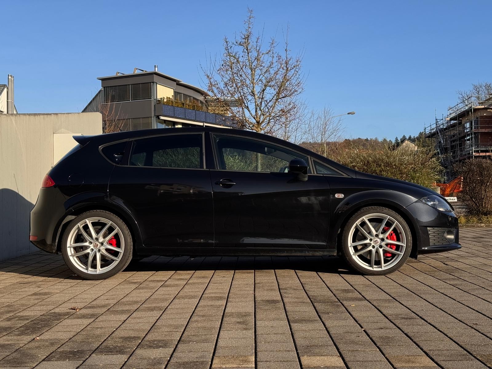 SEAT Leon 2.0 TSI Cupra R310 World Champion Edition-image-3