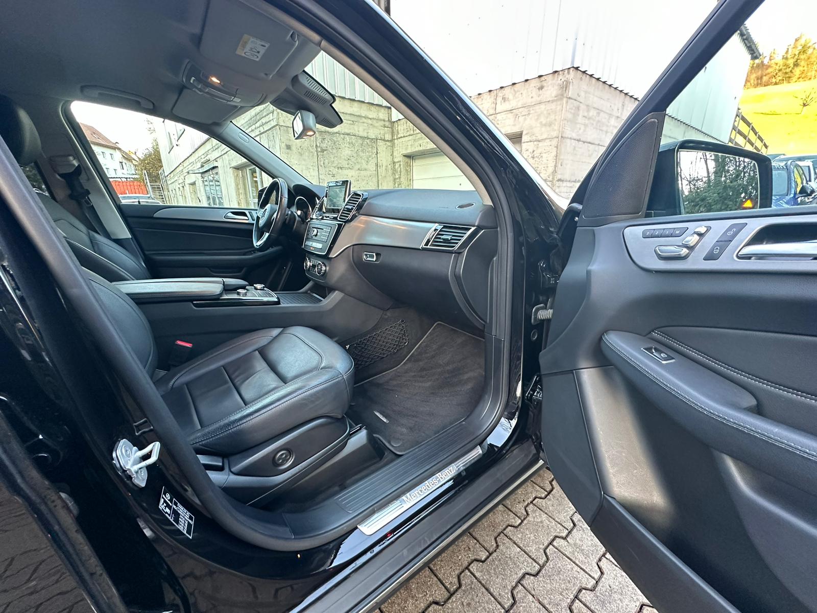 MERCEDES-BENZ GLE 250 d Executive 4Matic 9G-Tronic-image-16