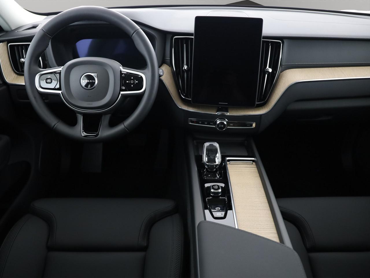 VOLVO XC60 2.0 T6 TE Ultra Dark eAWD-image-4