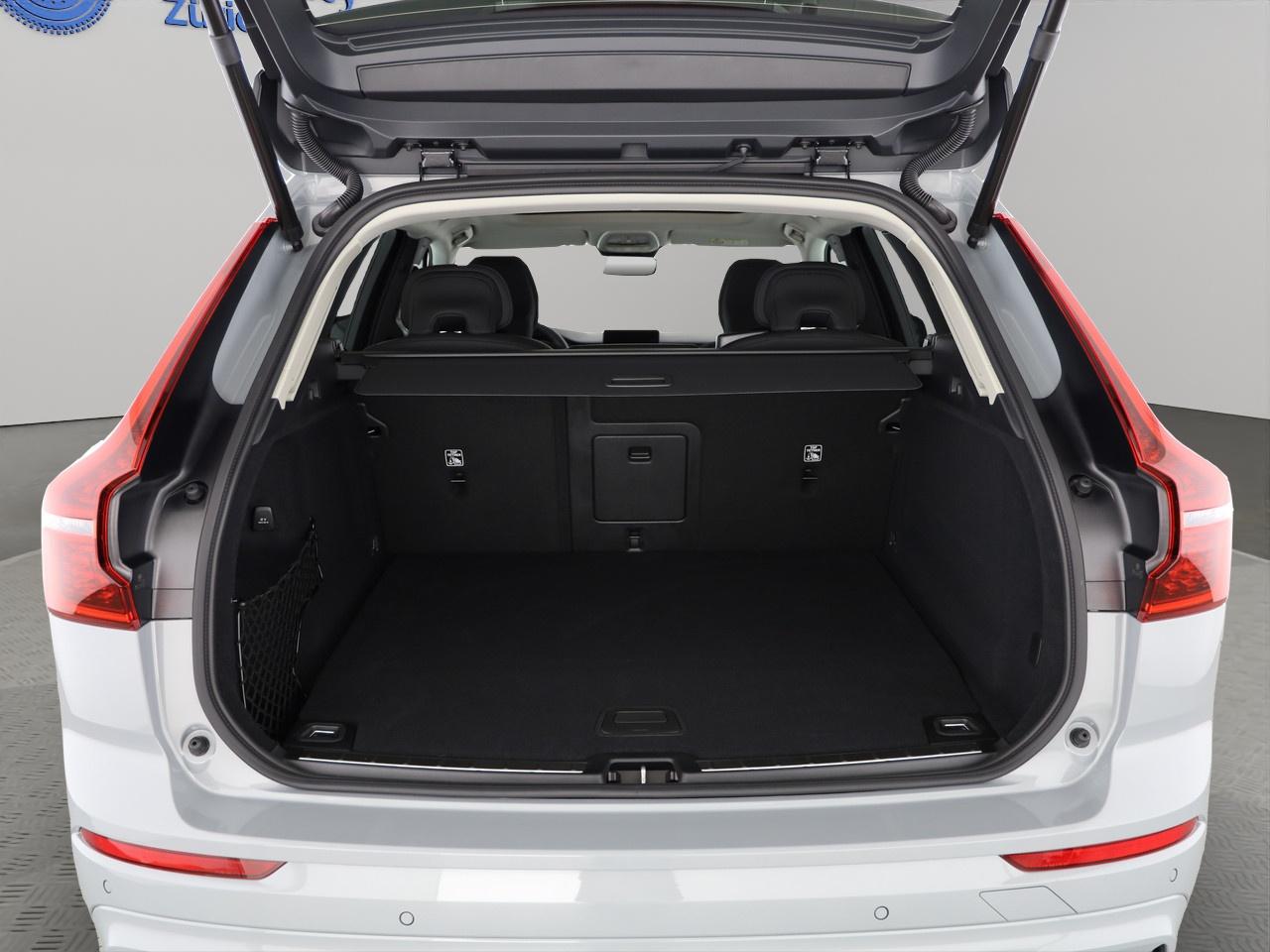 VOLVO XC60 2.0 T6 TE Ultra Dark eAWD-image-8