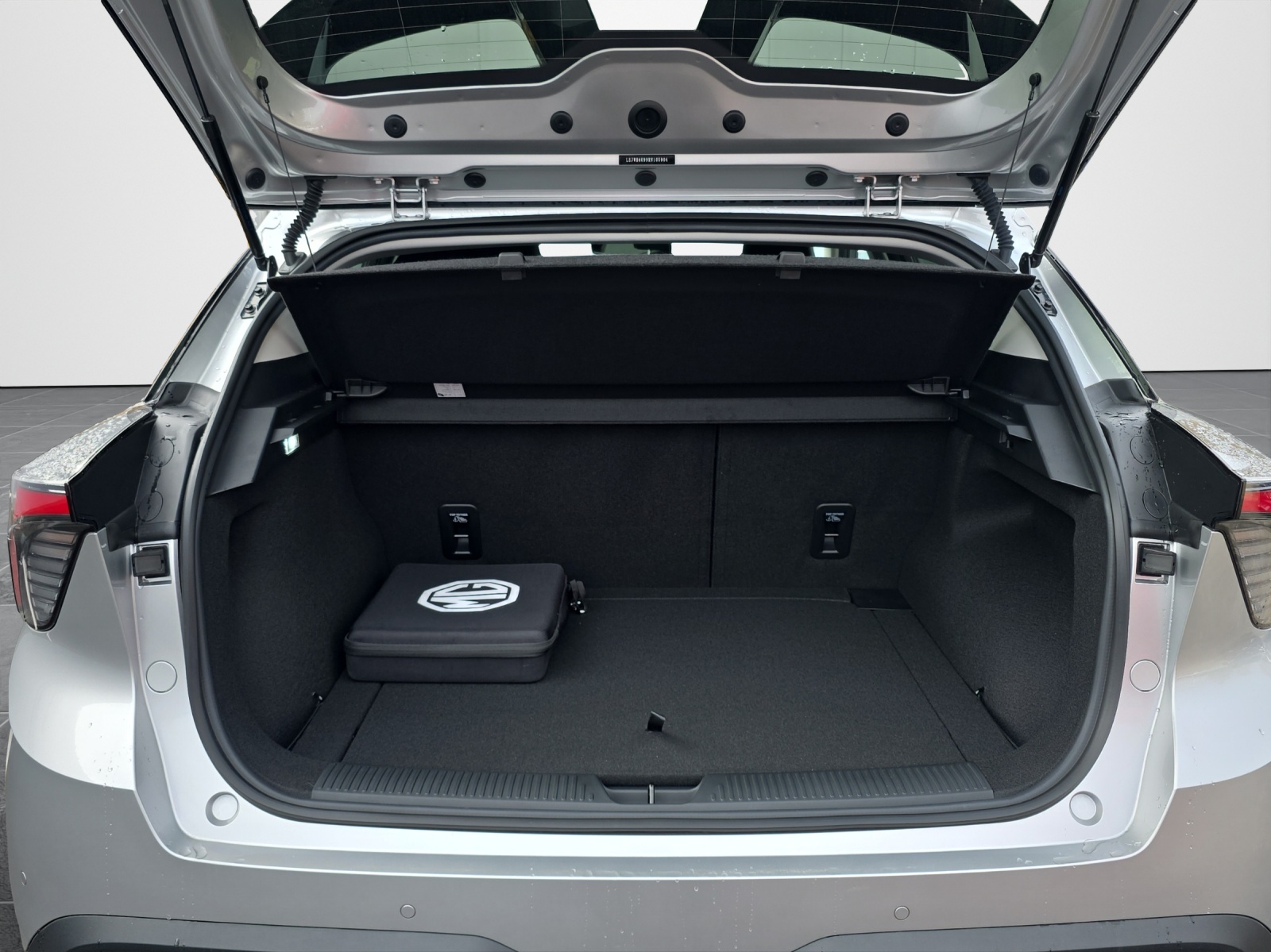 MG 4 64kWh Luxury-image-12