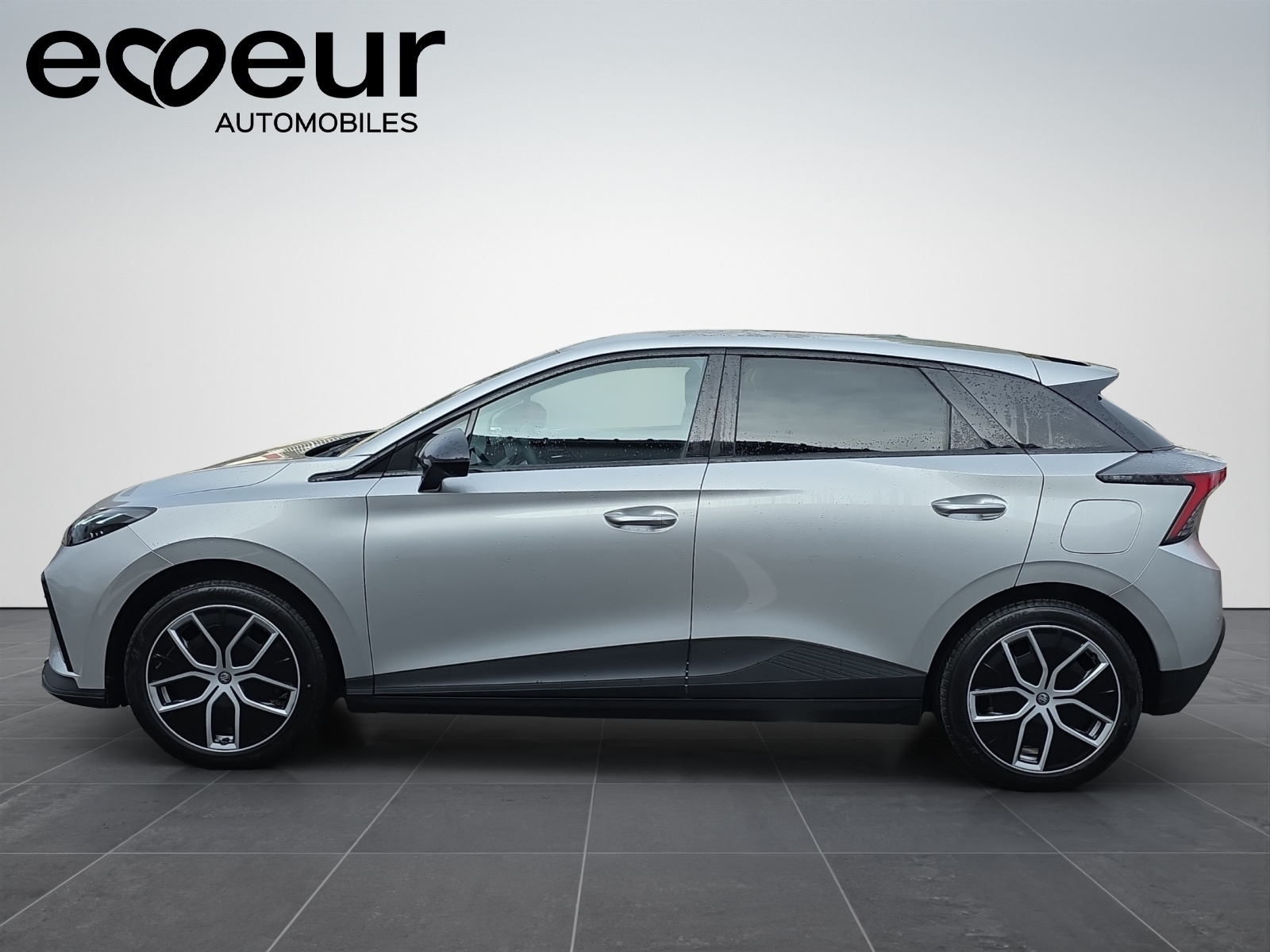 MG 4 64kWh Luxury-image-2