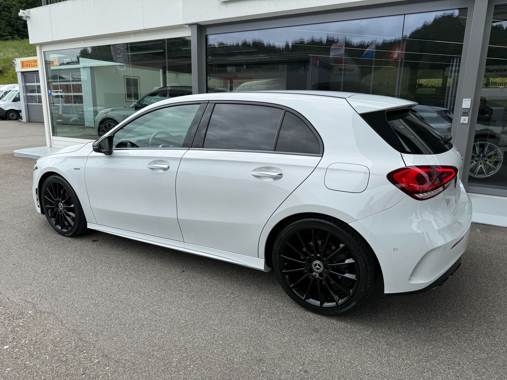 MERCEDES-BENZ A 220 AMG Line 7G-DCT 4Matic Edition 1-image-16