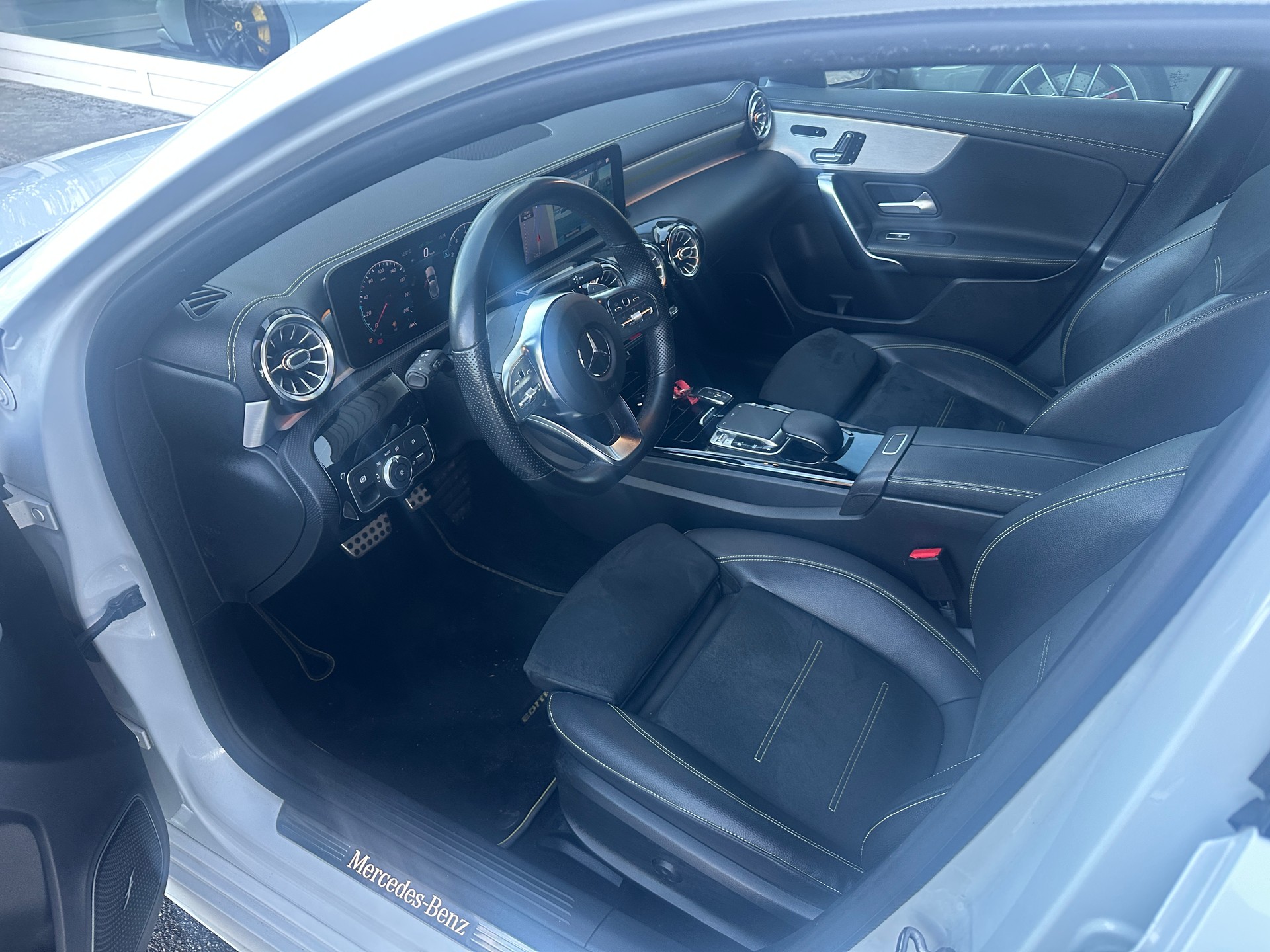 MERCEDES-BENZ A 220 AMG Line 7G-DCT 4Matic Edition 1-image-14