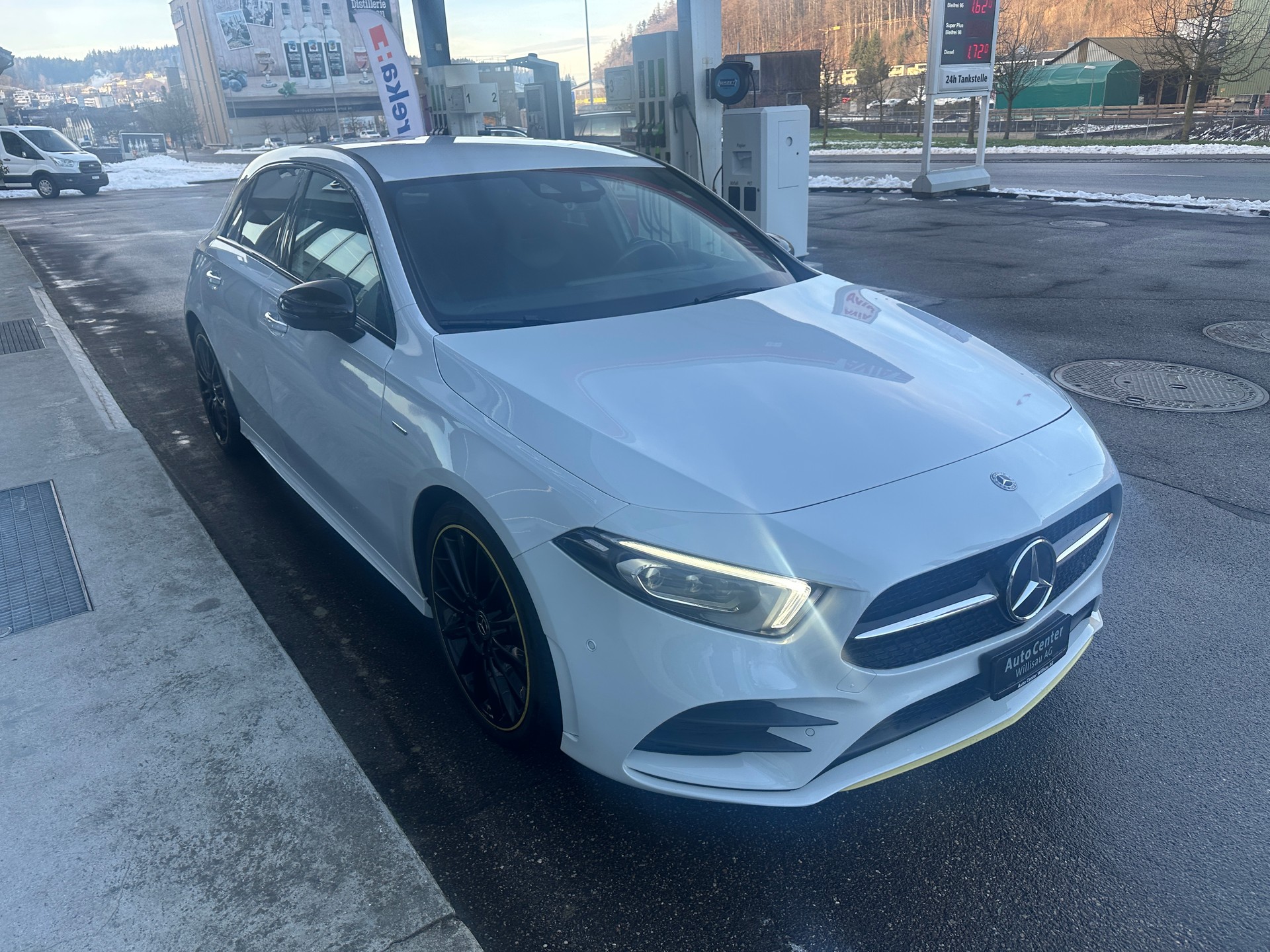 MERCEDES-BENZ A 220 AMG Line 7G-DCT 4Matic Edition 1-image-2