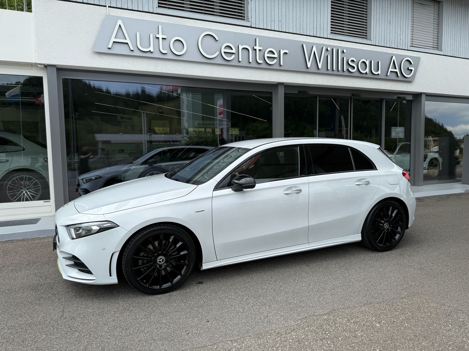 MERCEDES-BENZ A 220 AMG Line 7G-DCT 4Matic Edition 1-image-19