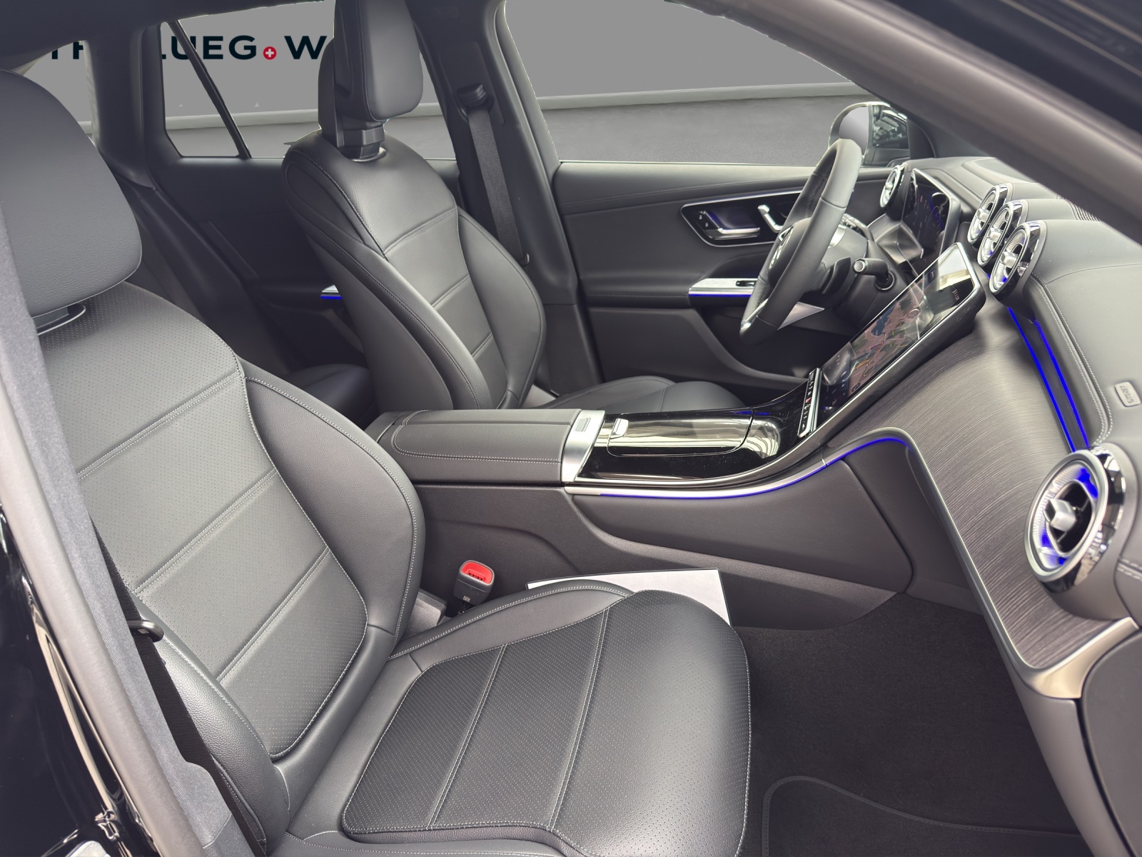 MERCEDES-BENZ GLC 300 e 4Matic EQ Star 9G-Tronic-image-15