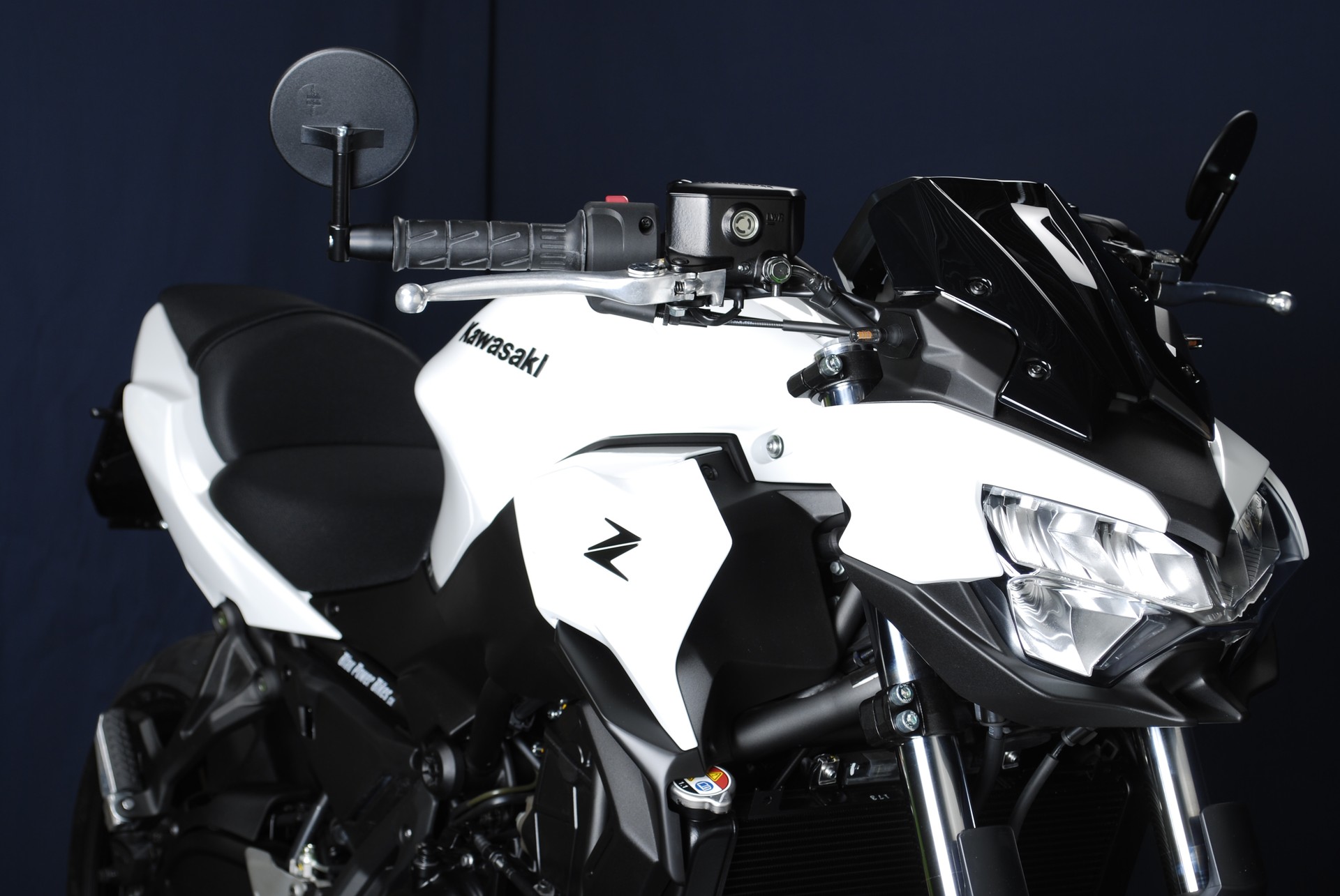 KAWASAKI Z 650 MY25 (50 kW) - Speziallackierung-showroom-element-3