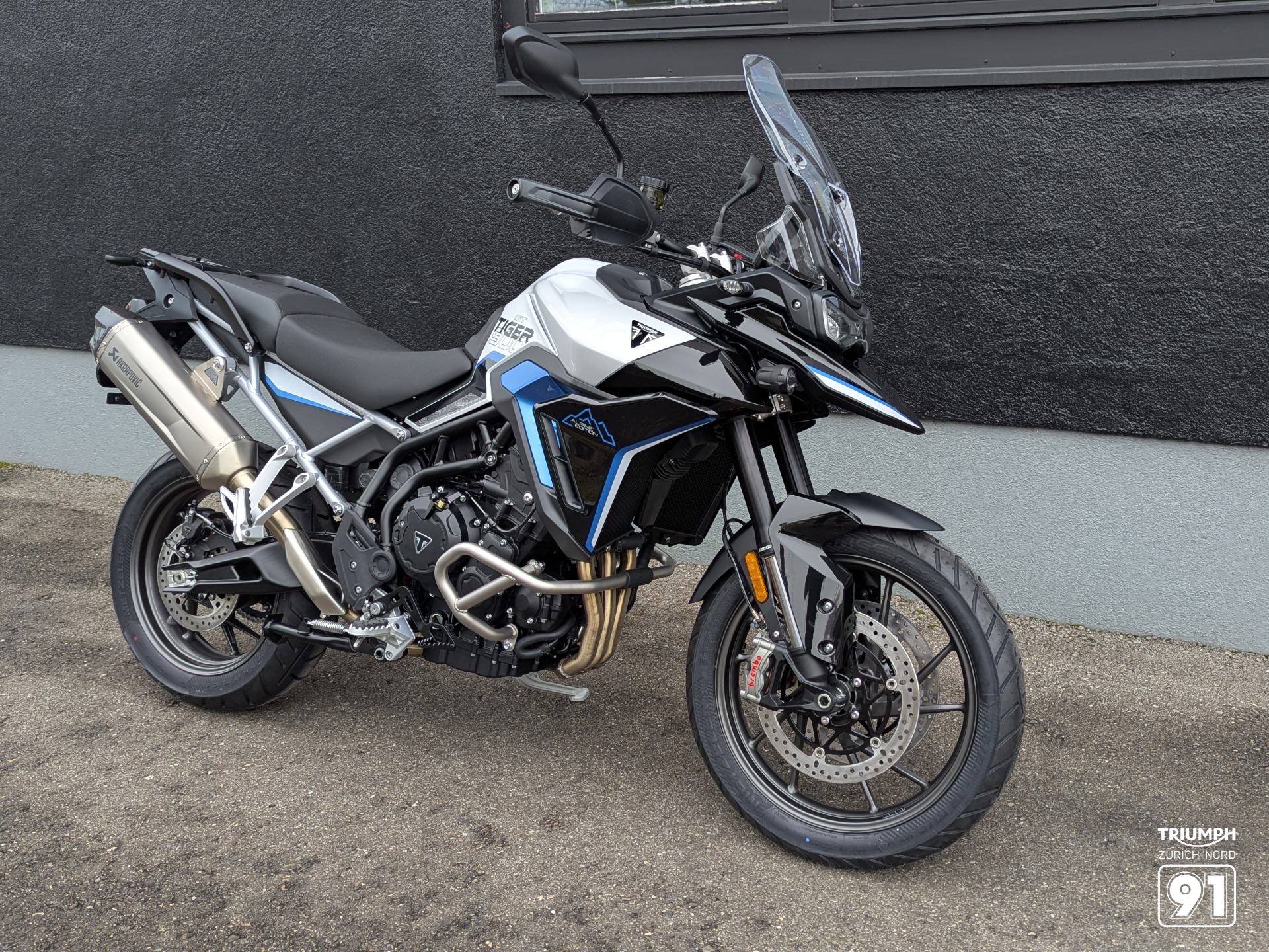 TRIUMPH Tiger 900 Alpine Edition-showroom-element-1