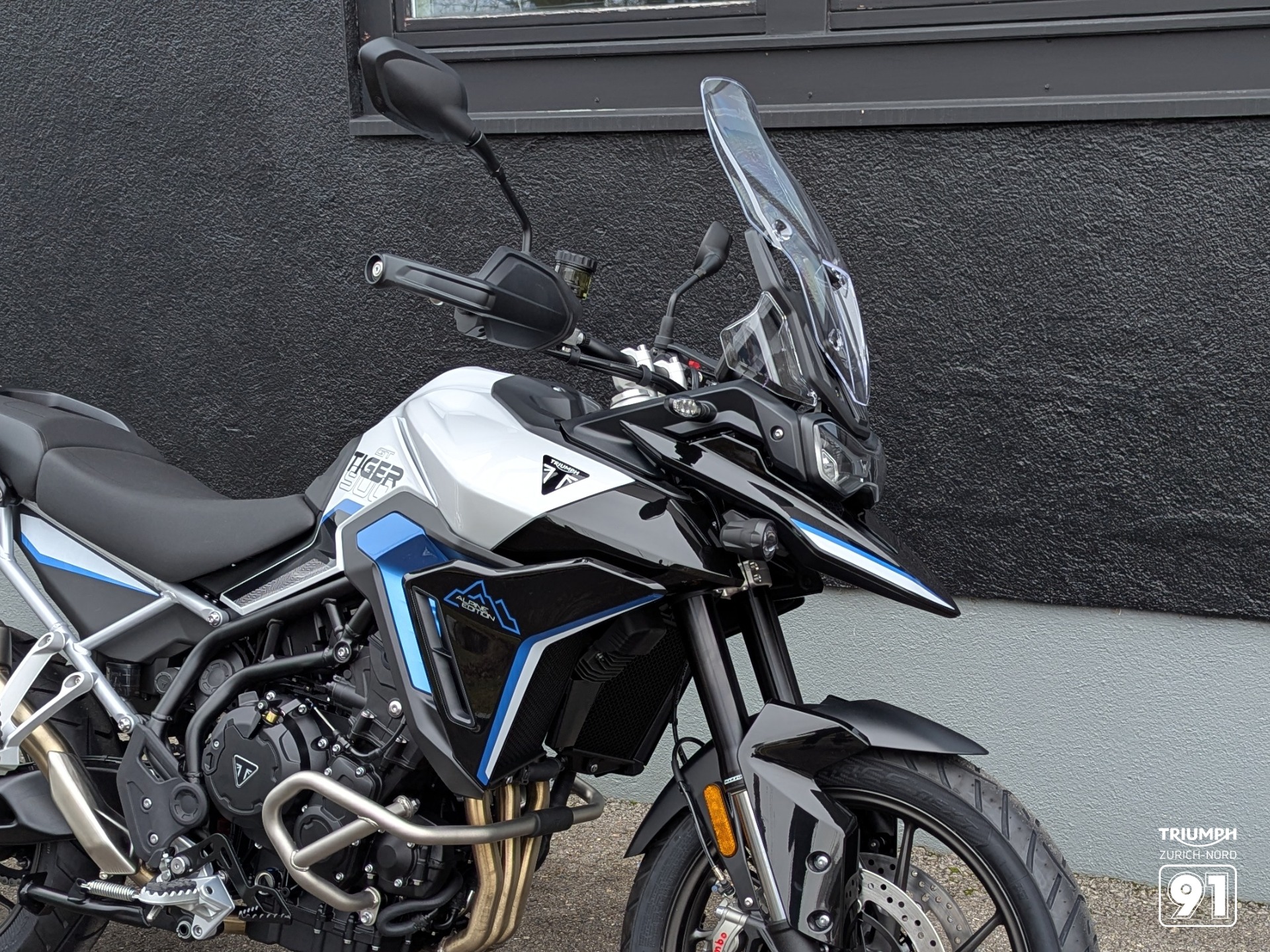 TRIUMPH Tiger 900 Alpine Edition-showroom-element-3