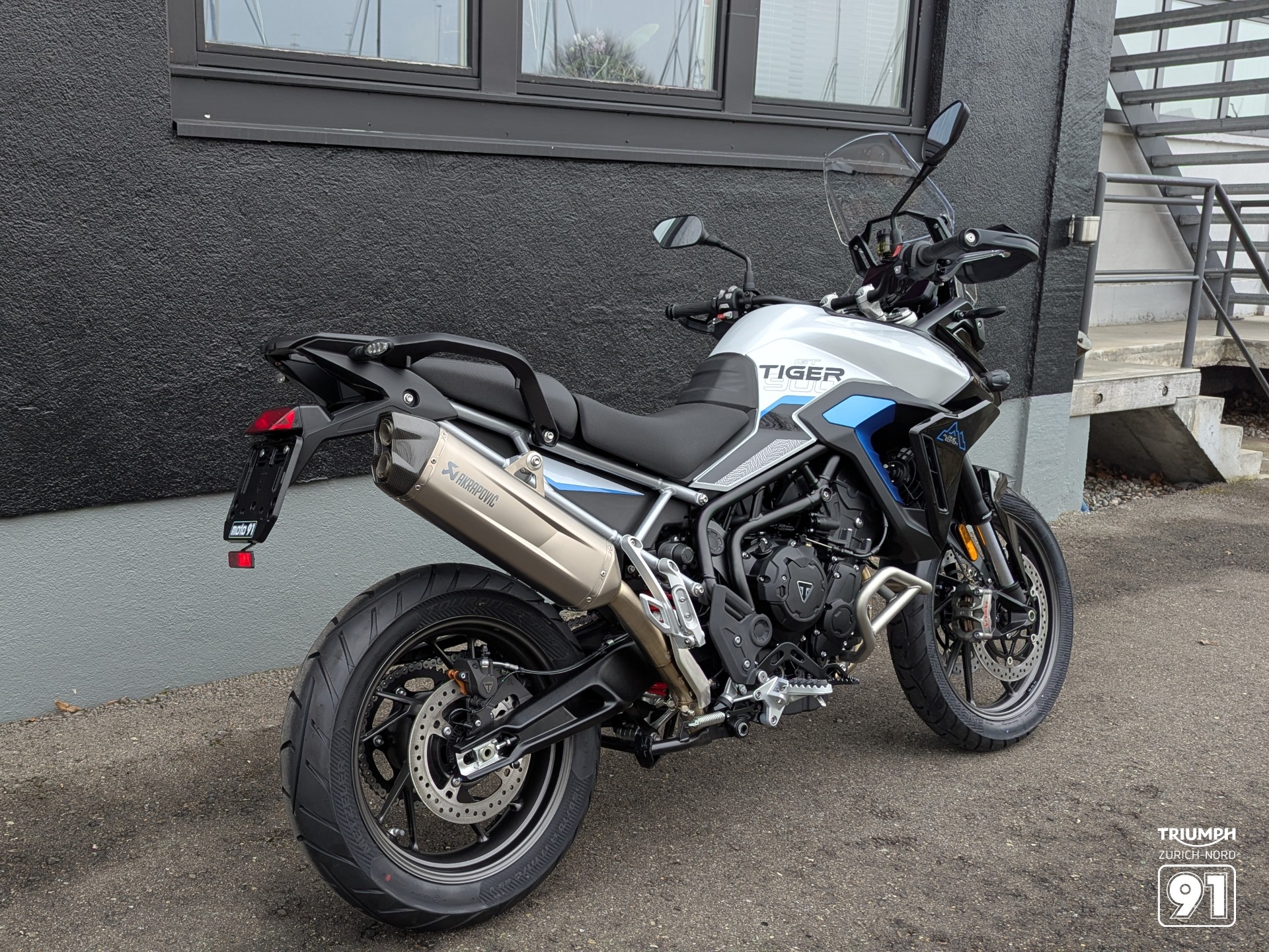 TRIUMPH Tiger 900 Alpine Edition-showroom-element-2