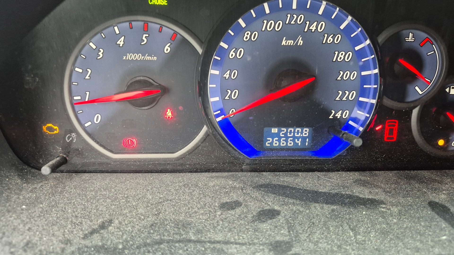MITSUBISHI Grandis 2.0 16V DID Intense-image-11