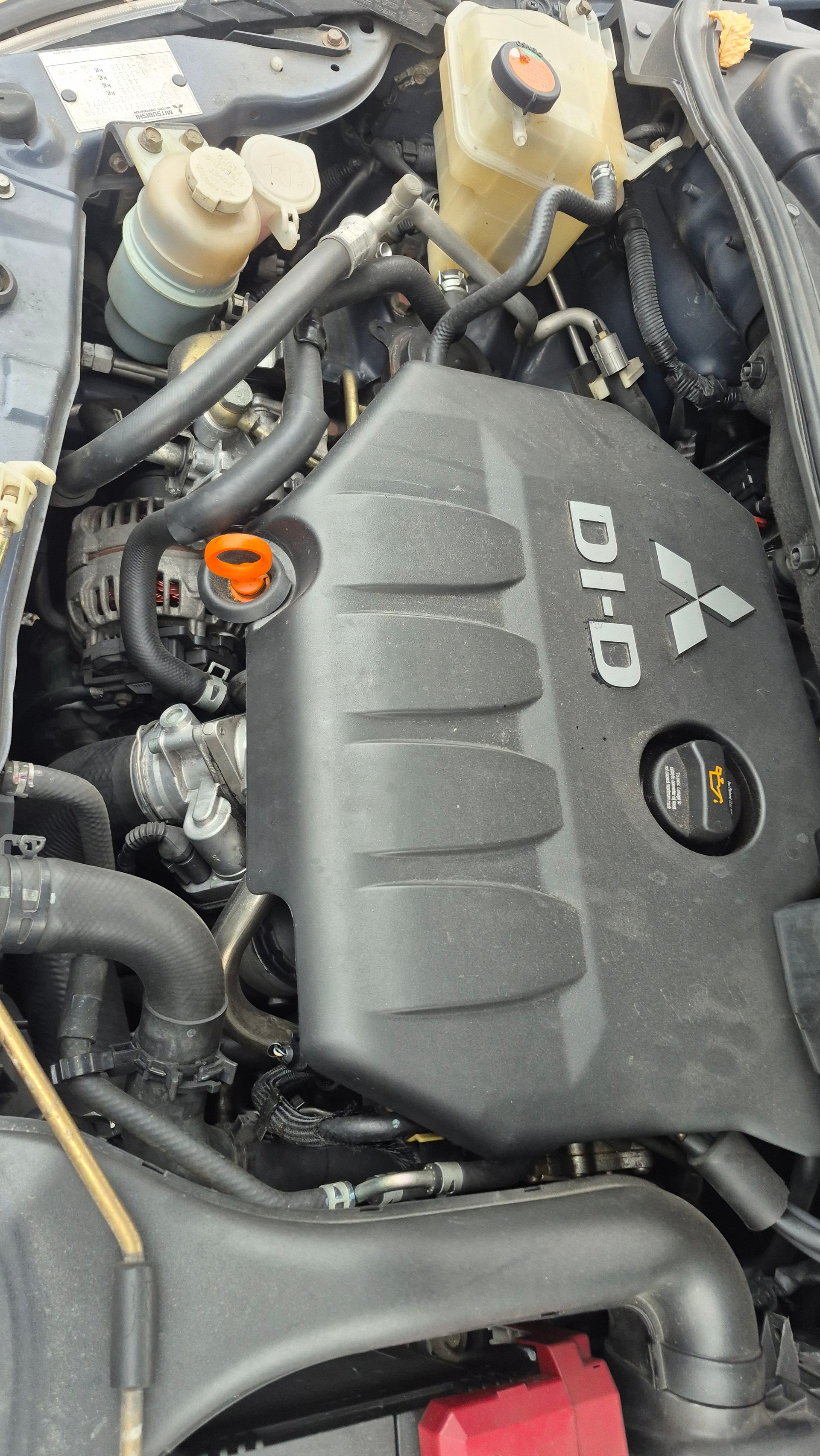 MITSUBISHI Grandis 2.0 16V DID Intense-image-13