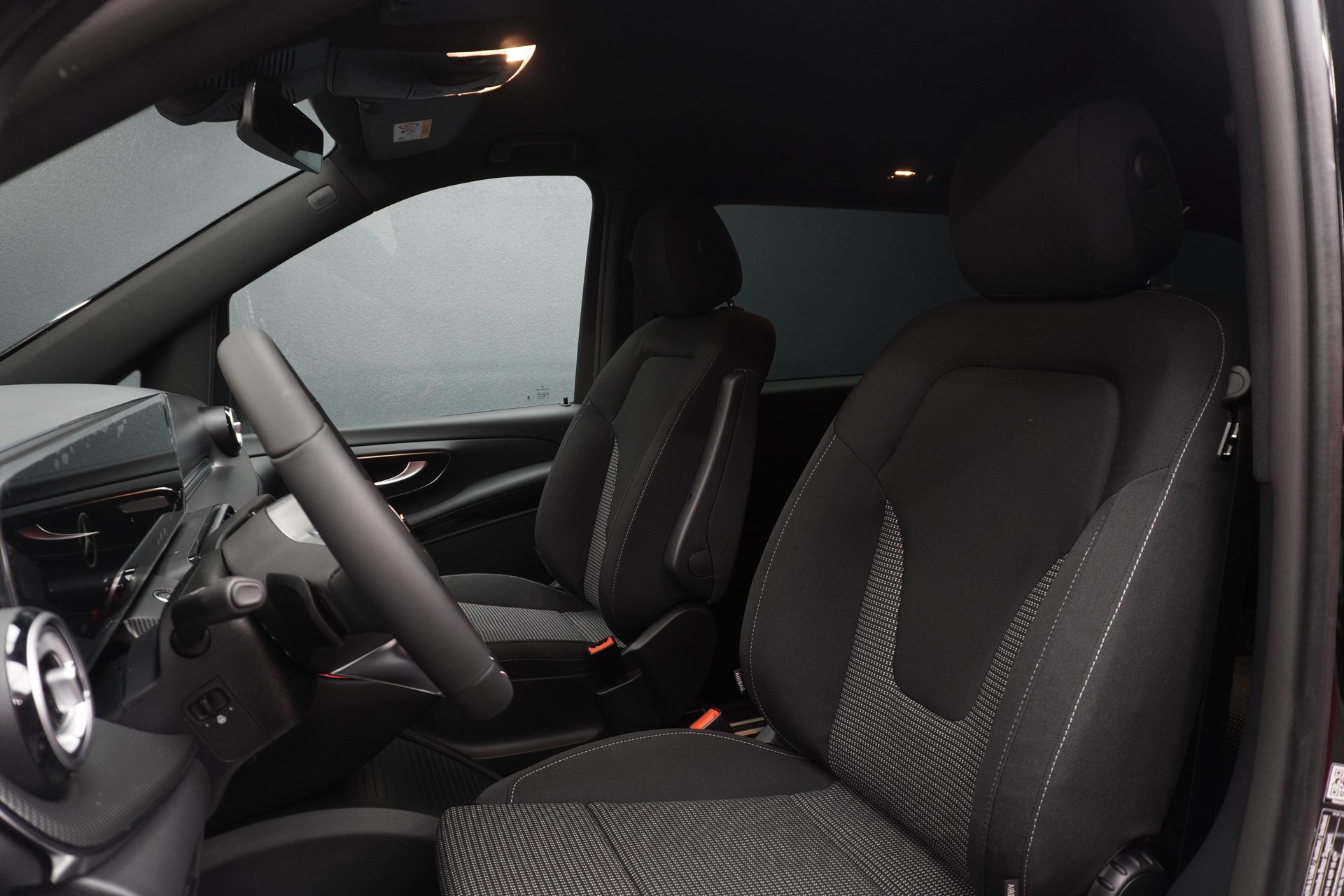 MERCEDES-BENZ V 250 d lang TREND 4Matic-image-4