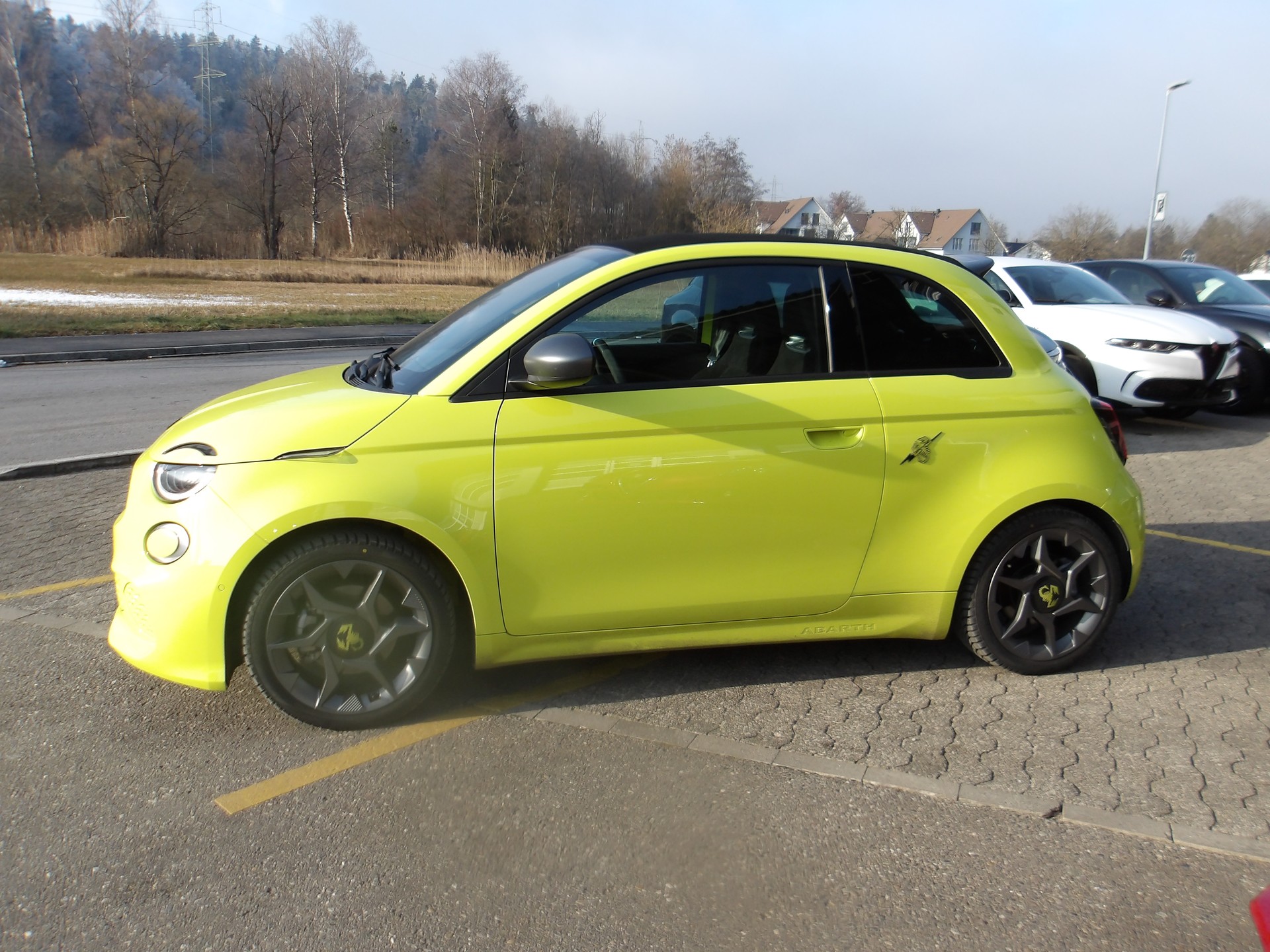 FIAT Abarth Cabrio 500e Scorpionissima-image-1