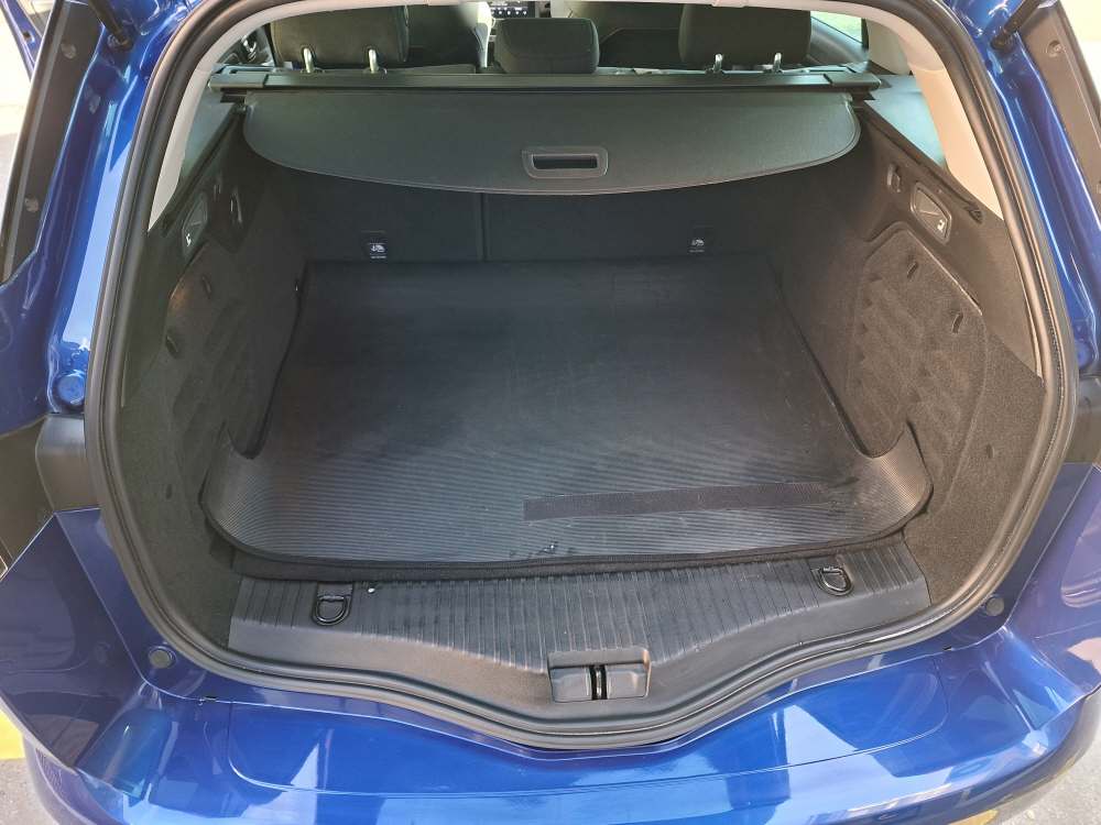 RENAULT Mégane Grandtour 1.6 E-Tech Plug-in R.S. Line-image-11