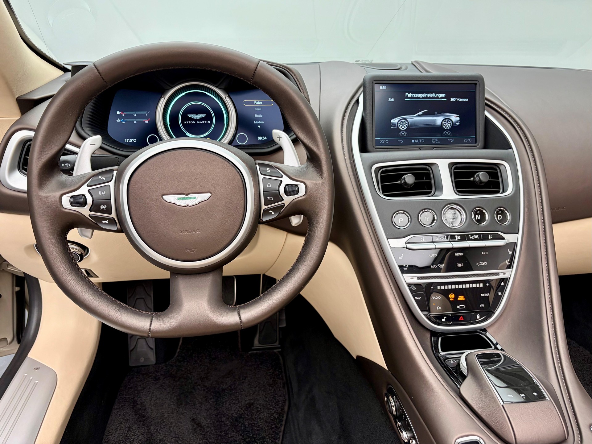 ASTON MARTIN DB11 Volante 4.0 V8 Bi-Turbo-image-4