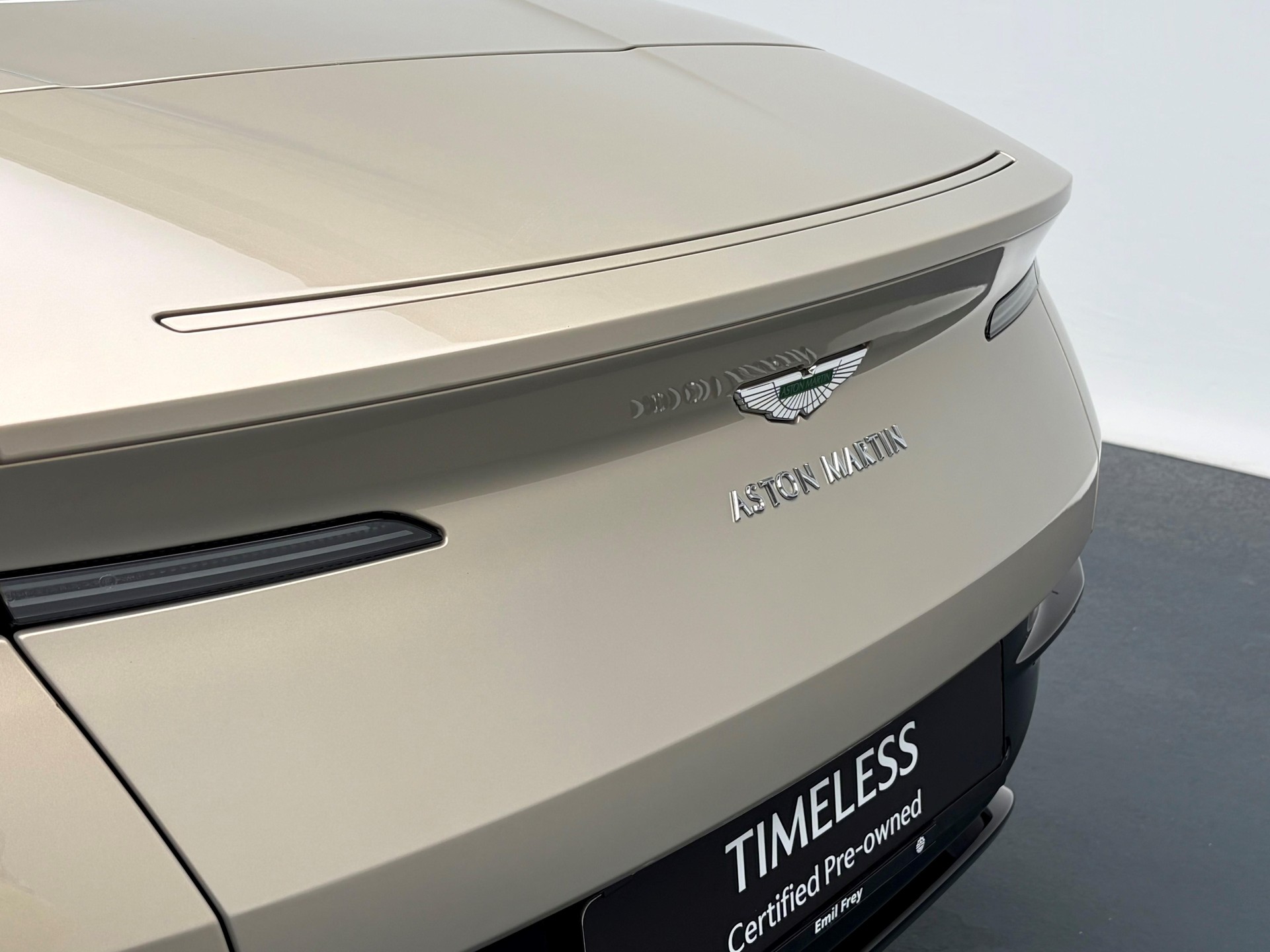 ASTON MARTIN DB11 Volante 4.0 V8 Bi-Turbo-image-25