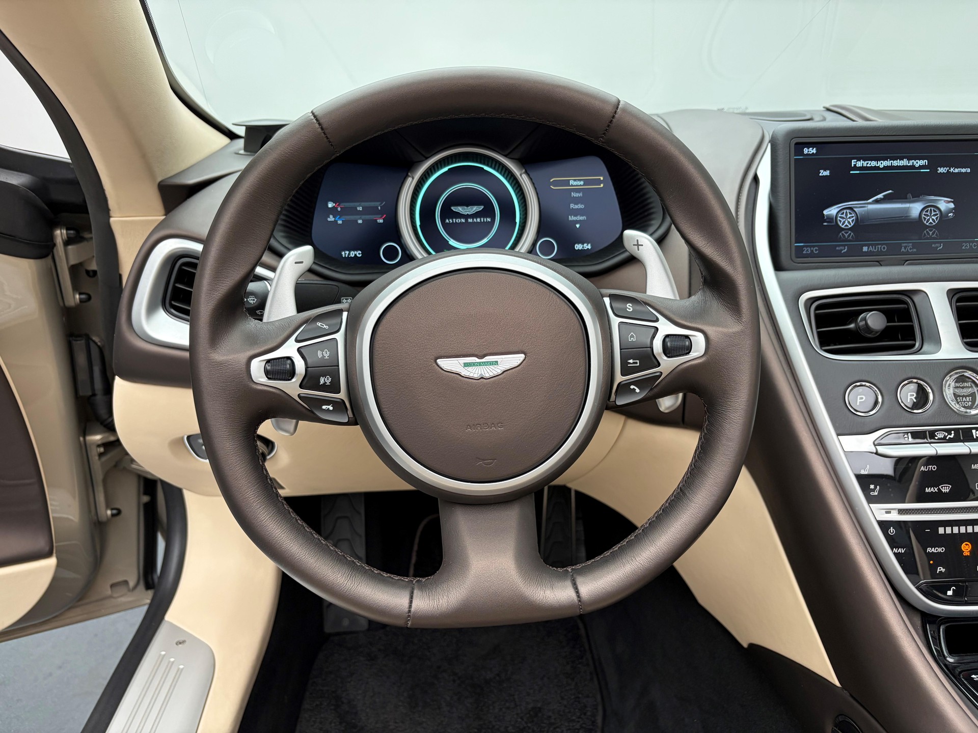 ASTON MARTIN DB11 Volante 4.0 V8 Bi-Turbo-image-5