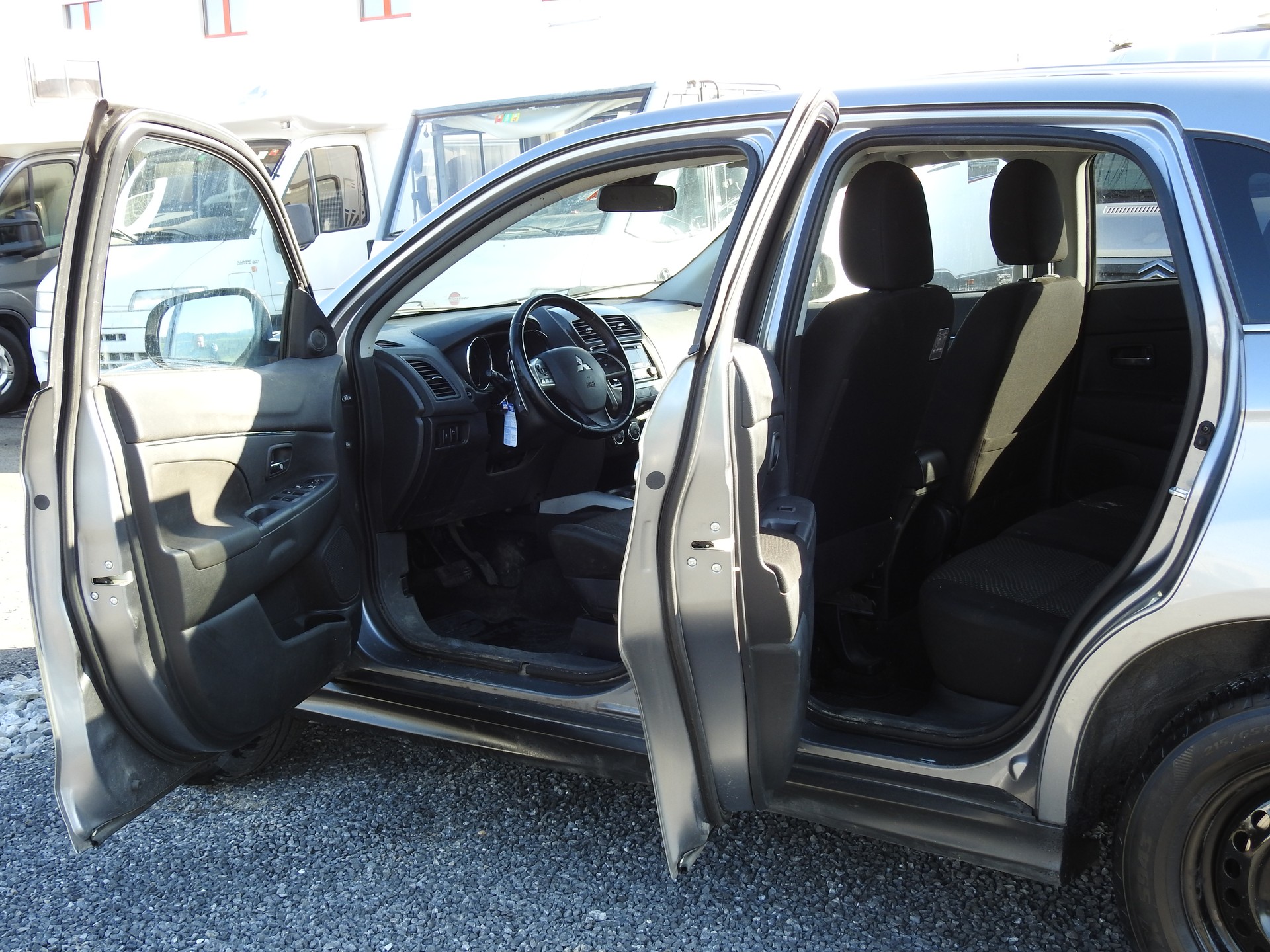 MITSUBISHI ASX 2.2 DID Intense 4WD Automatic-image-14