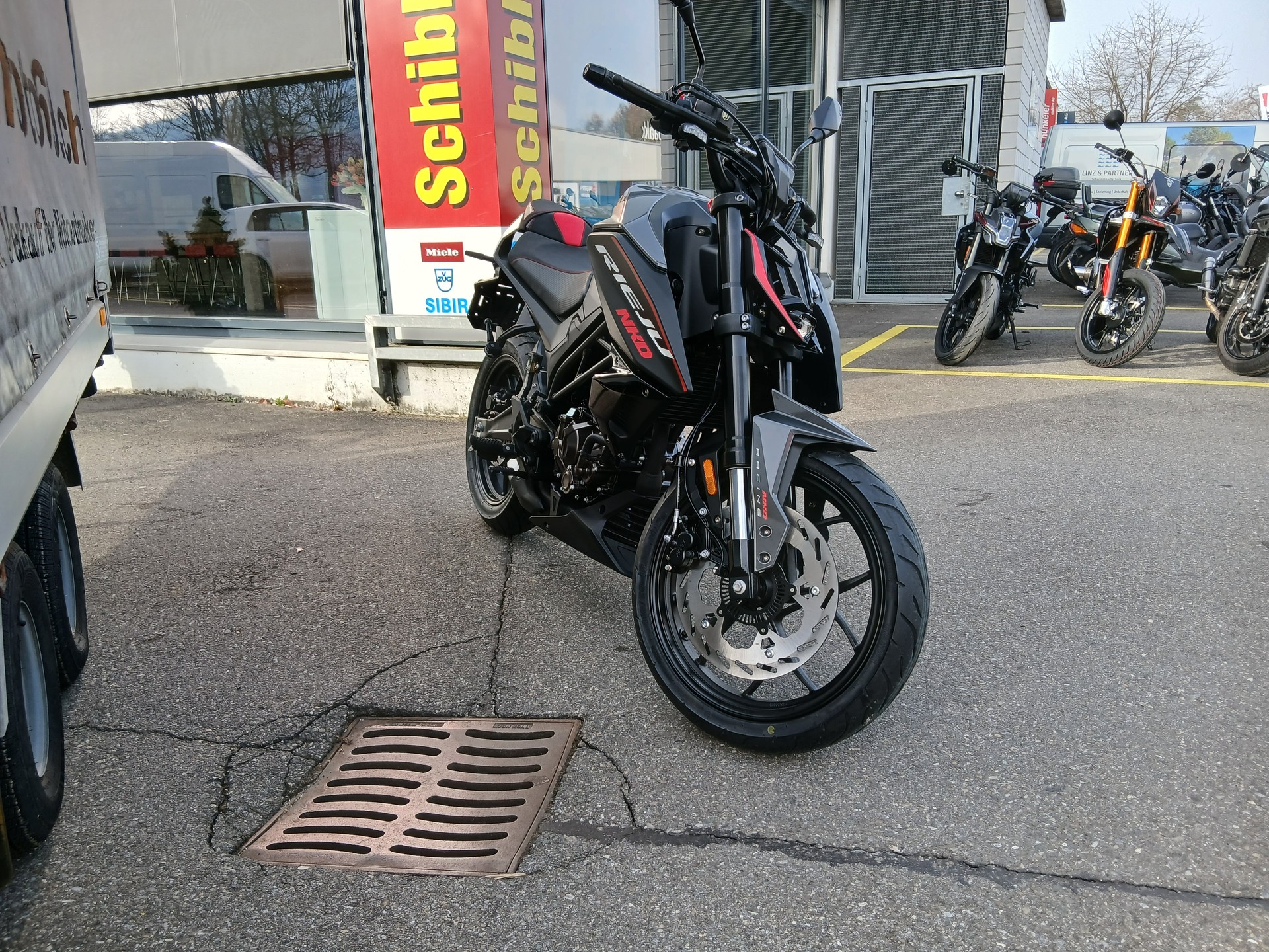 RIEJU NKD 125 R ABS/TCS-showroom-element-2