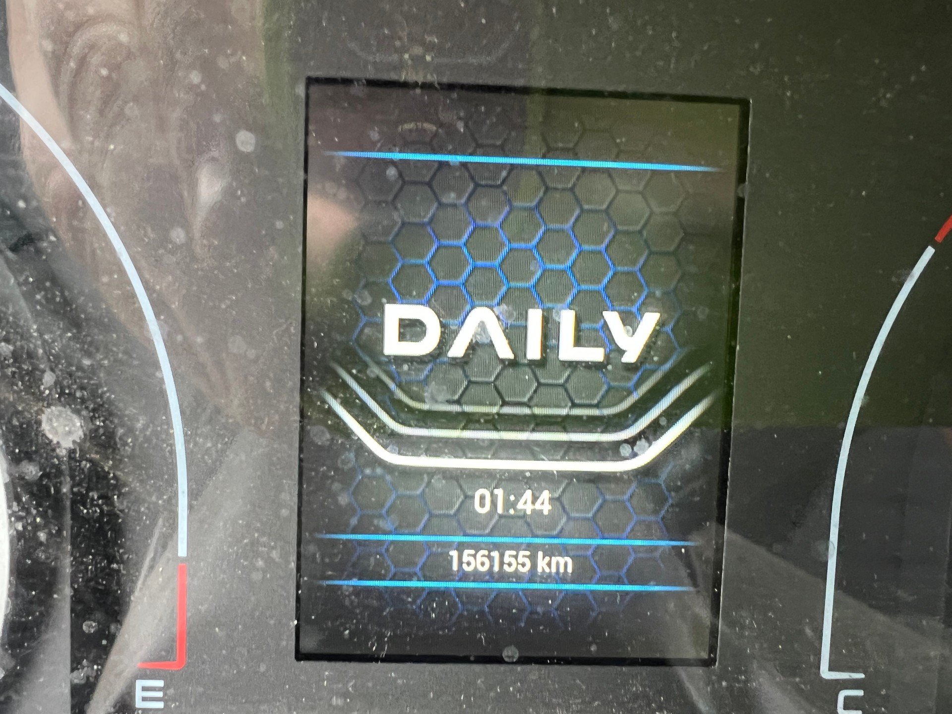 IVECO 35S14HA8V Fourgon 16m3 attelage 3.5t Clima-image-10